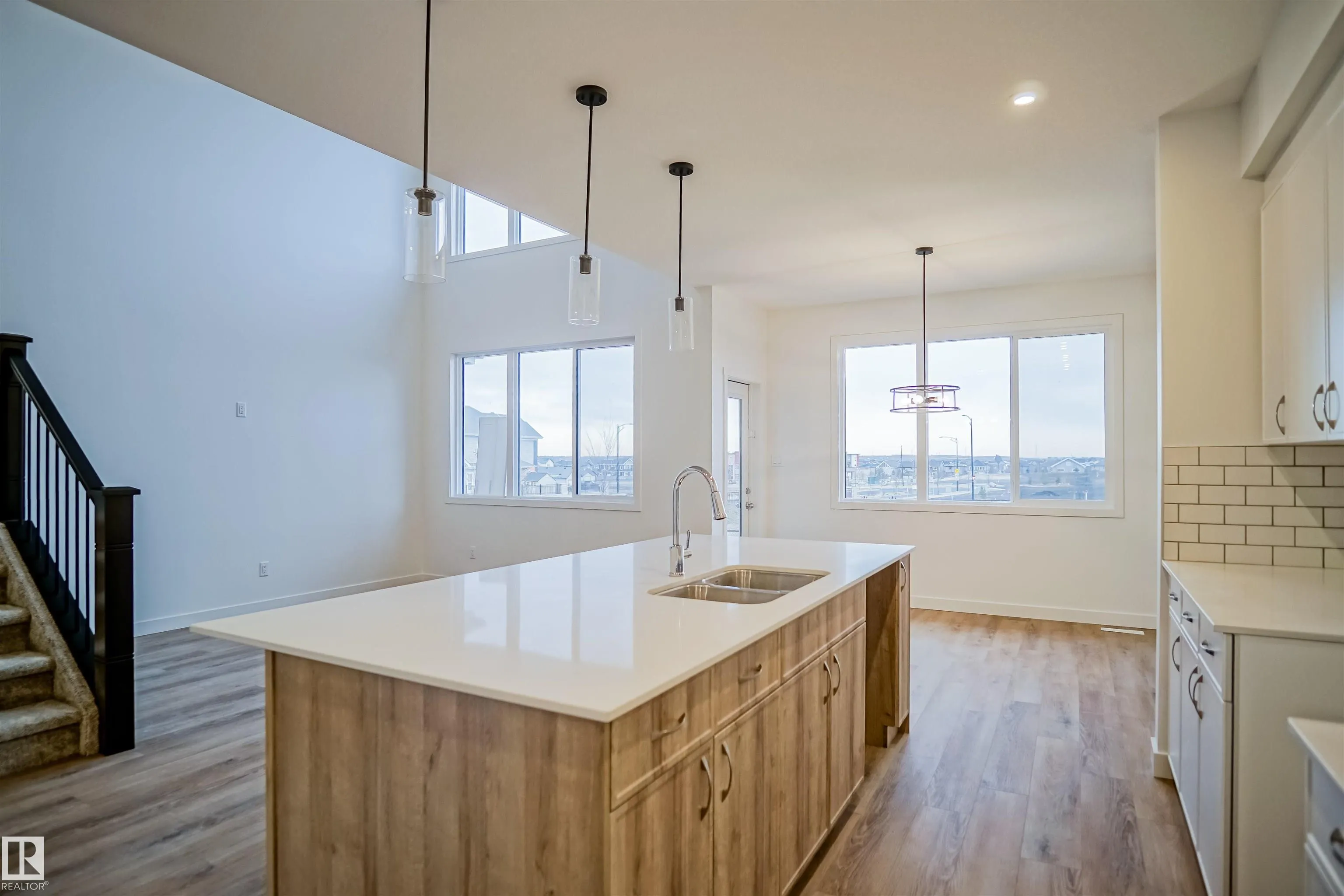 133 SUNLAND Way