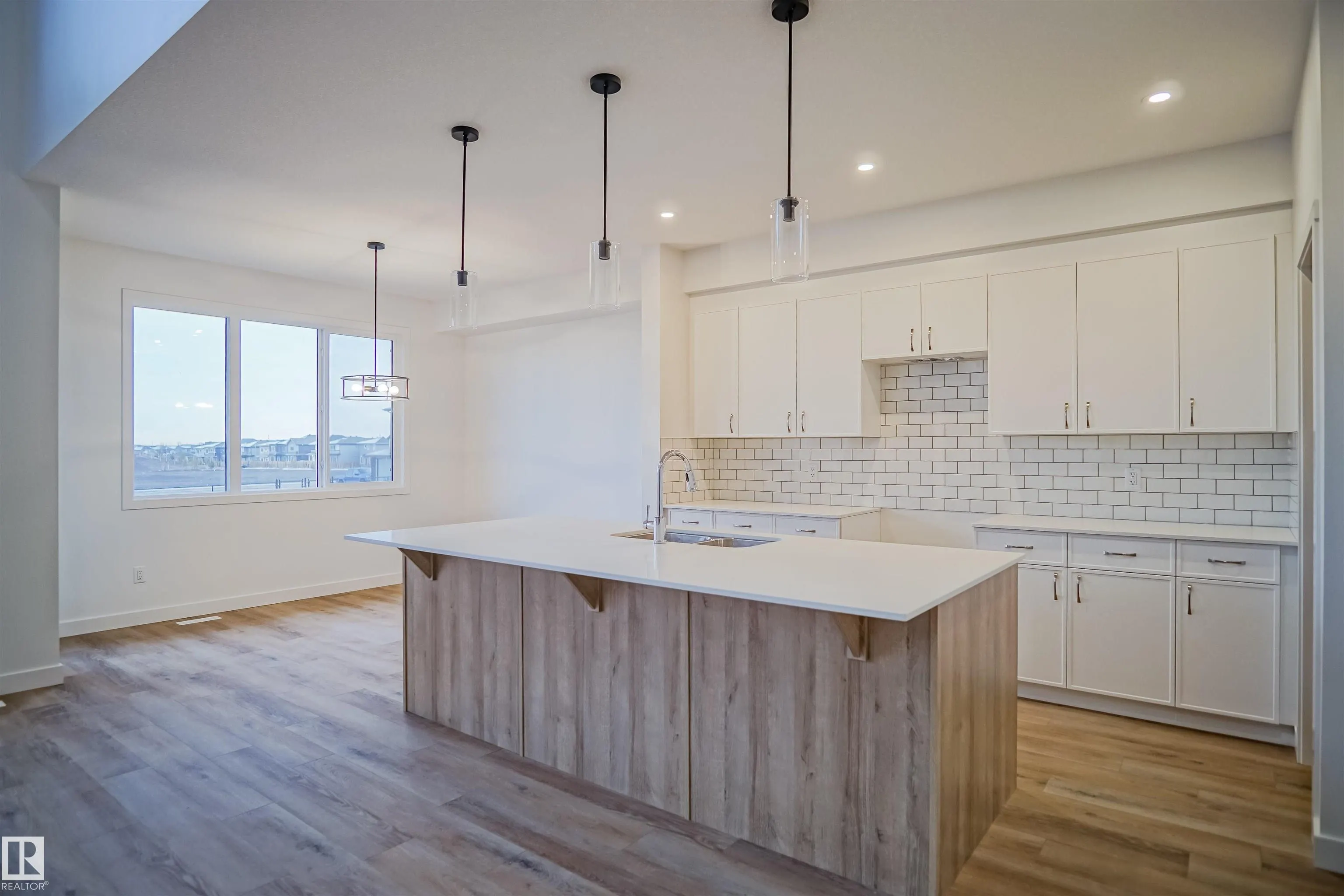 133 SUNLAND Way