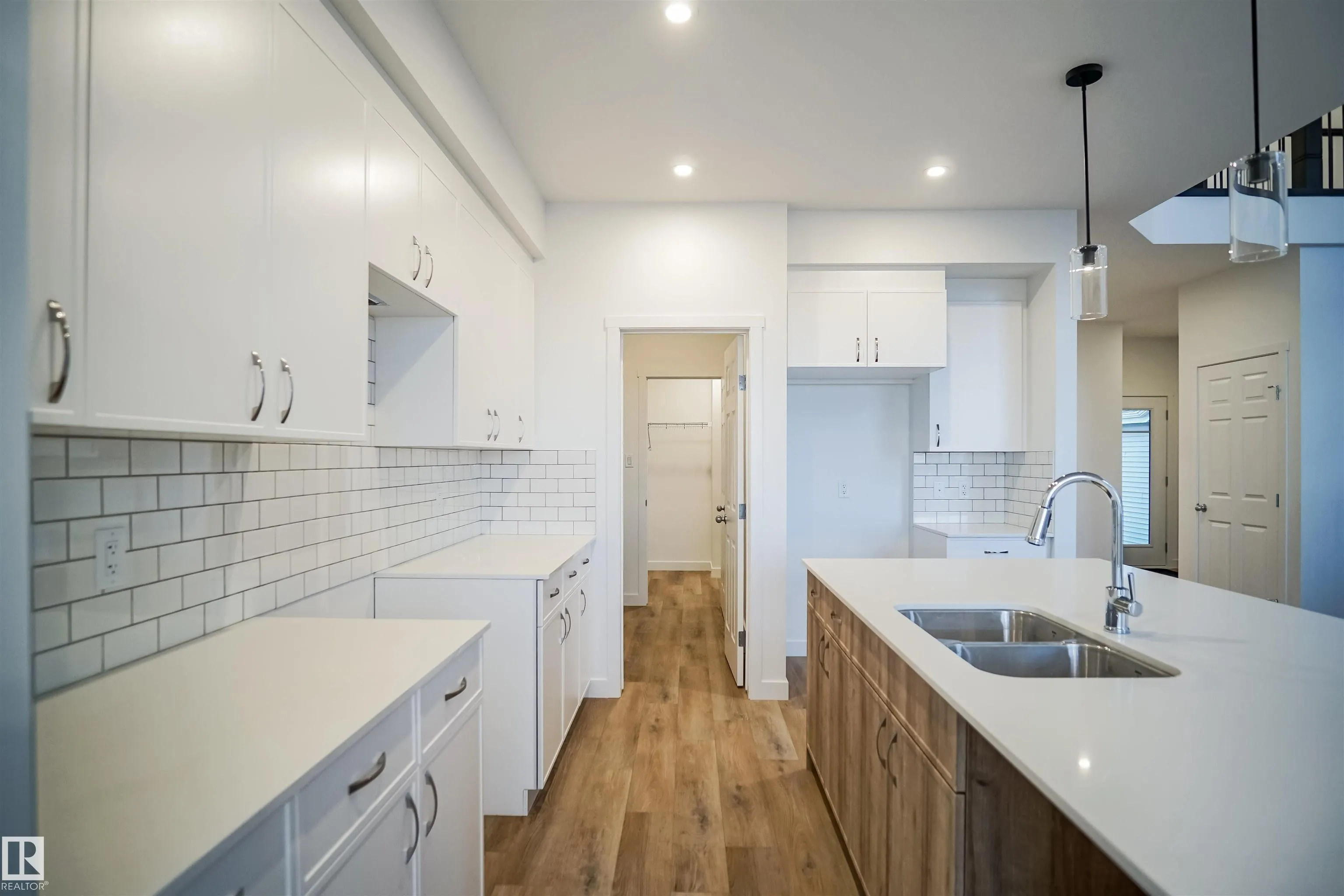 133 SUNLAND Way