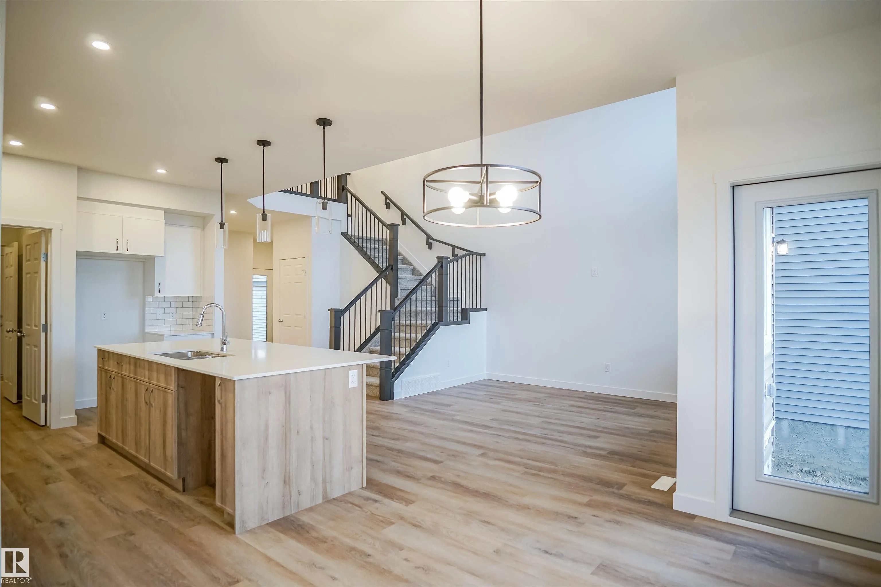 133 SUNLAND Way