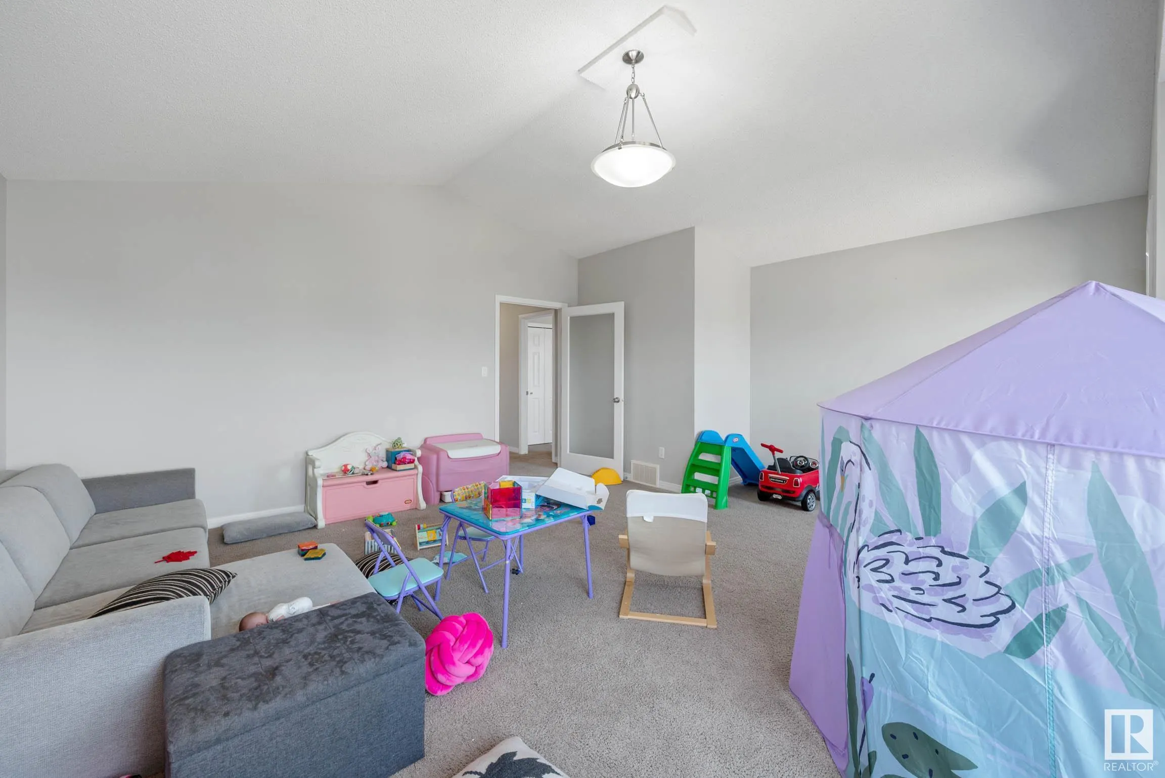 379 Reynalds Court