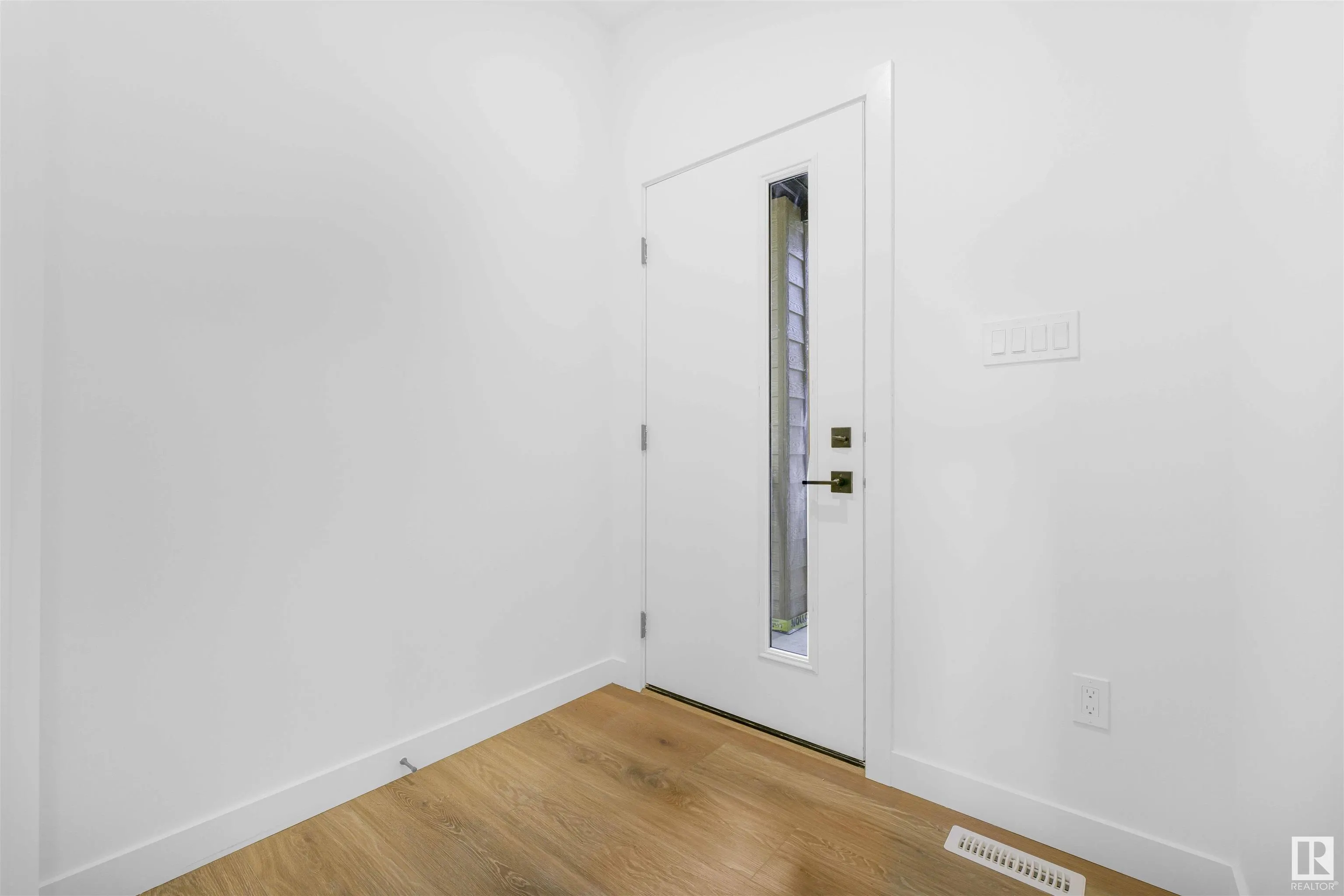 21 AXELWOOD Crescent