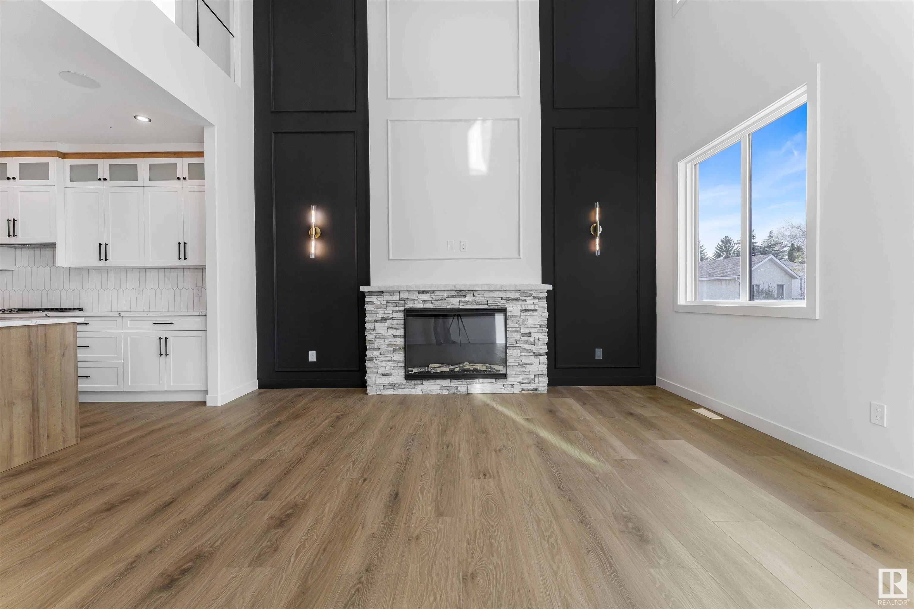 21 AXELWOOD Crescent