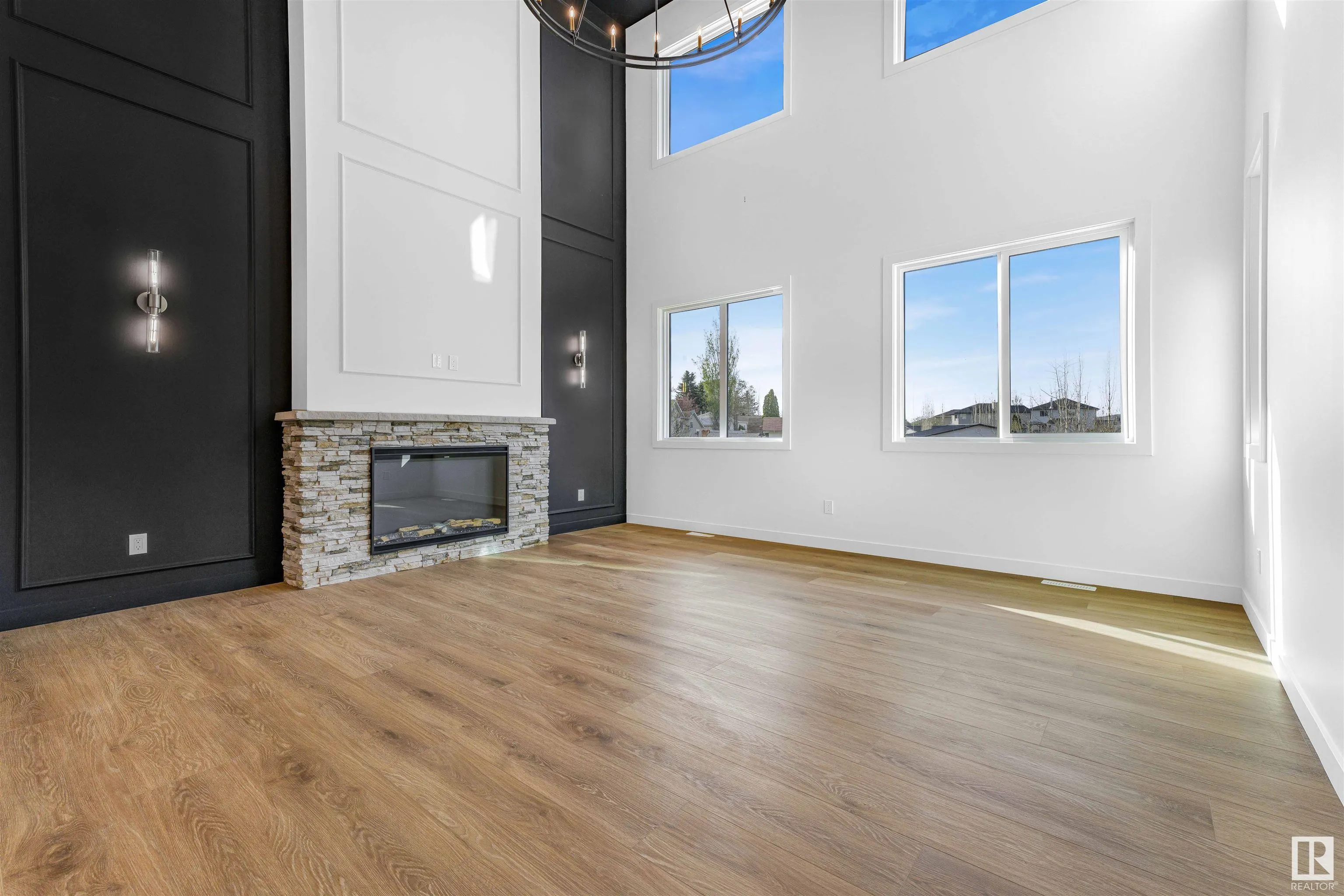 21 AXELWOOD Crescent