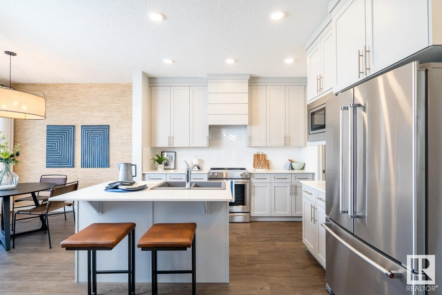 153 SUNLAND Way