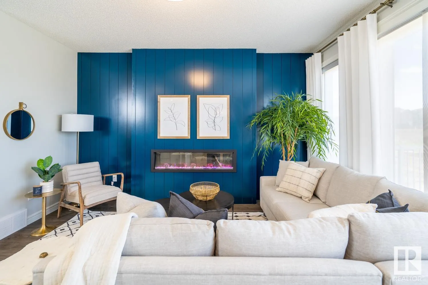 153 SUNLAND Way