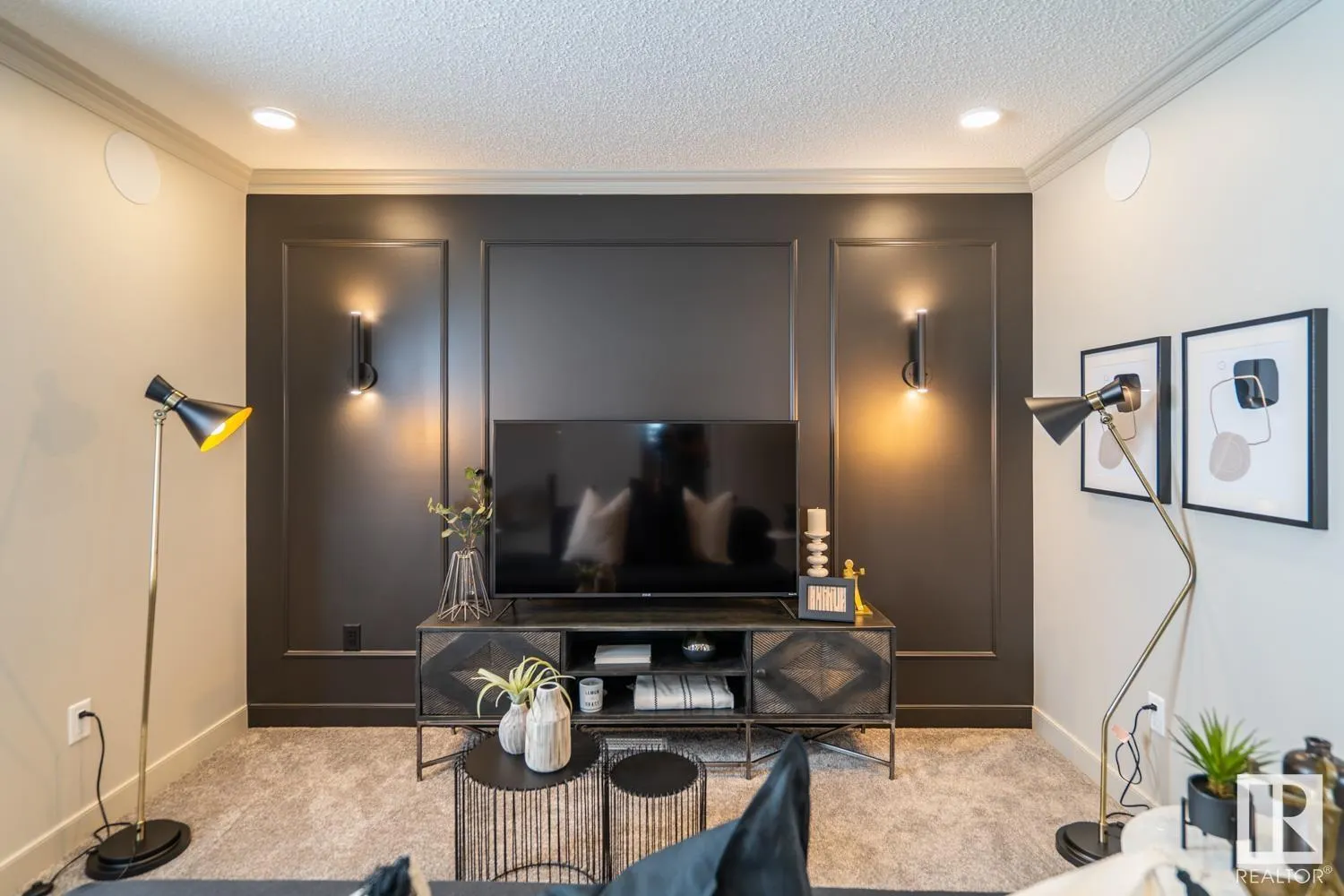 142 SUNLAND Way