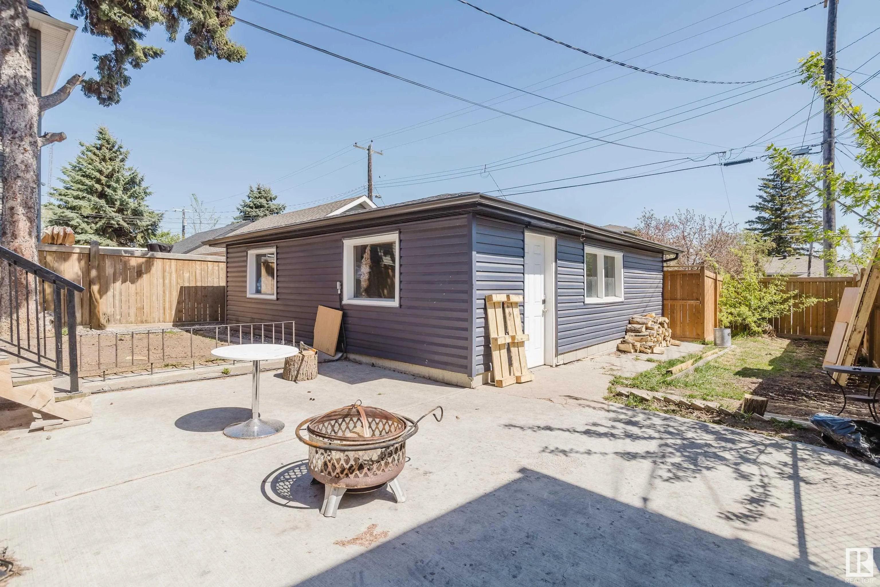 10505 76 Street