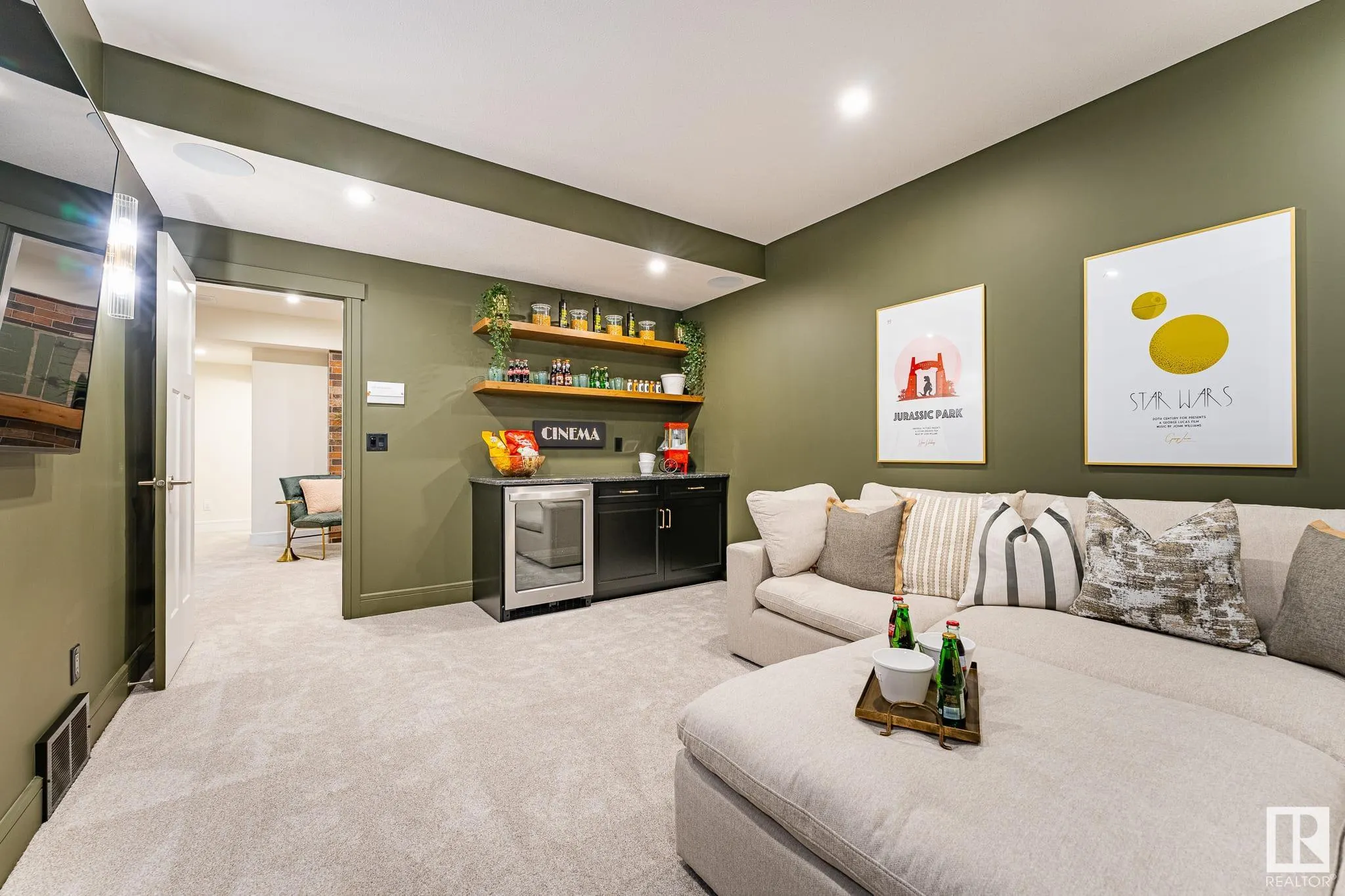 18 EMERALD Way