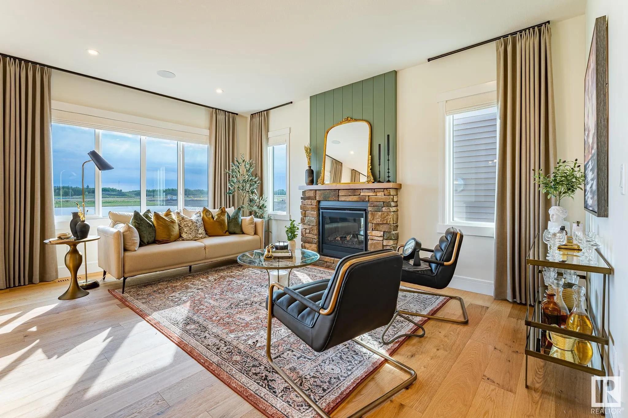 18 EMERALD Way