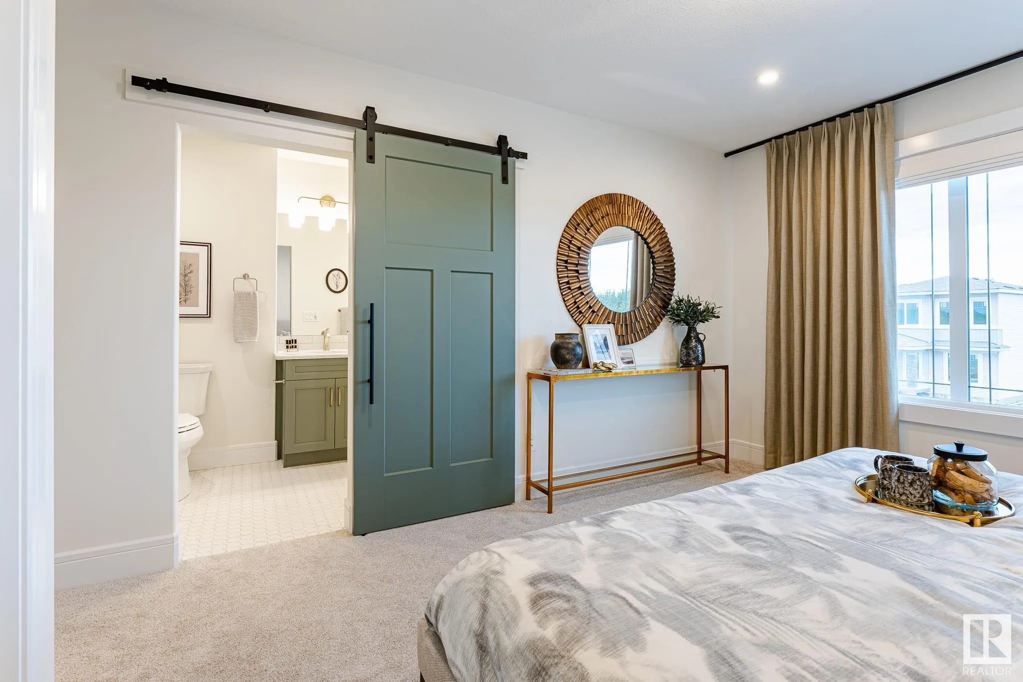 18 EMERALD Way