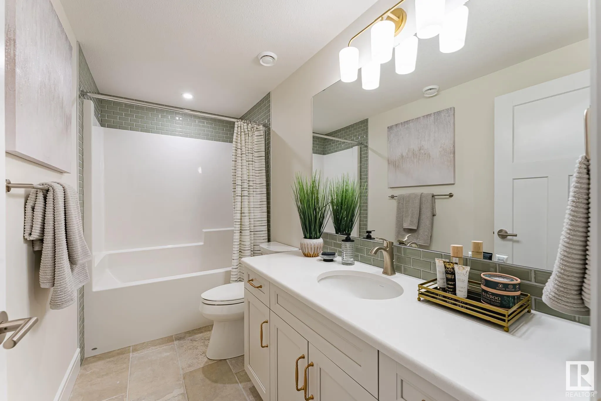 18 EMERALD Way