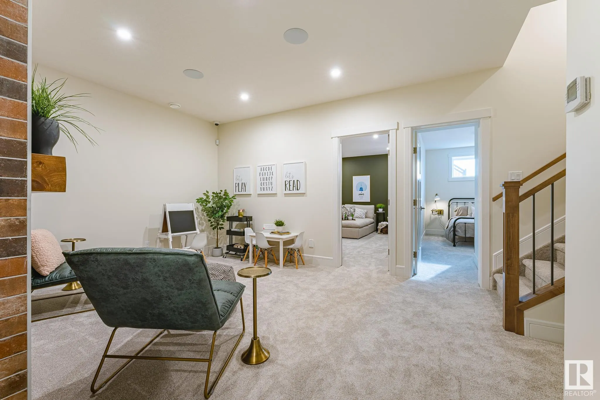 18 EMERALD Way