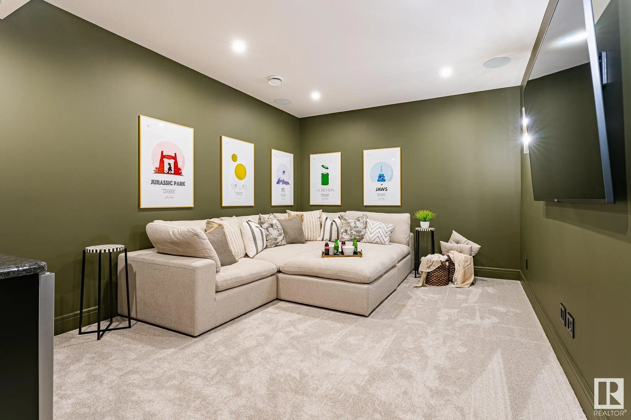 18 EMERALD Way