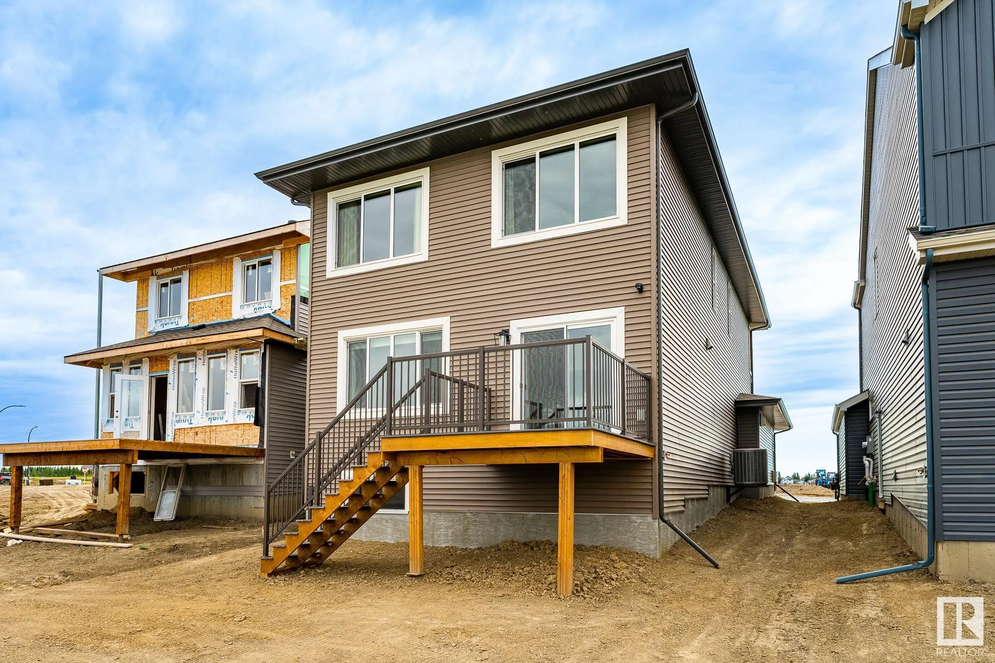 18 EMERALD Way