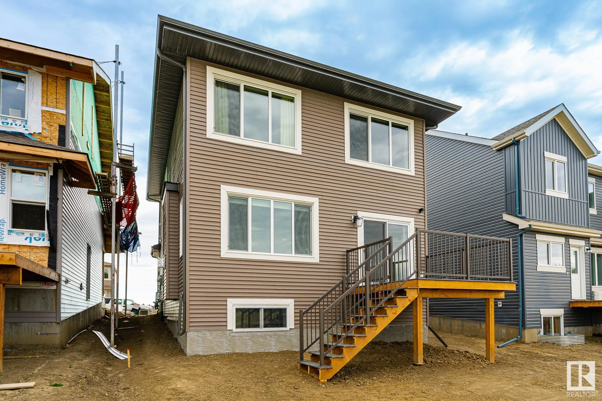 18 EMERALD Way