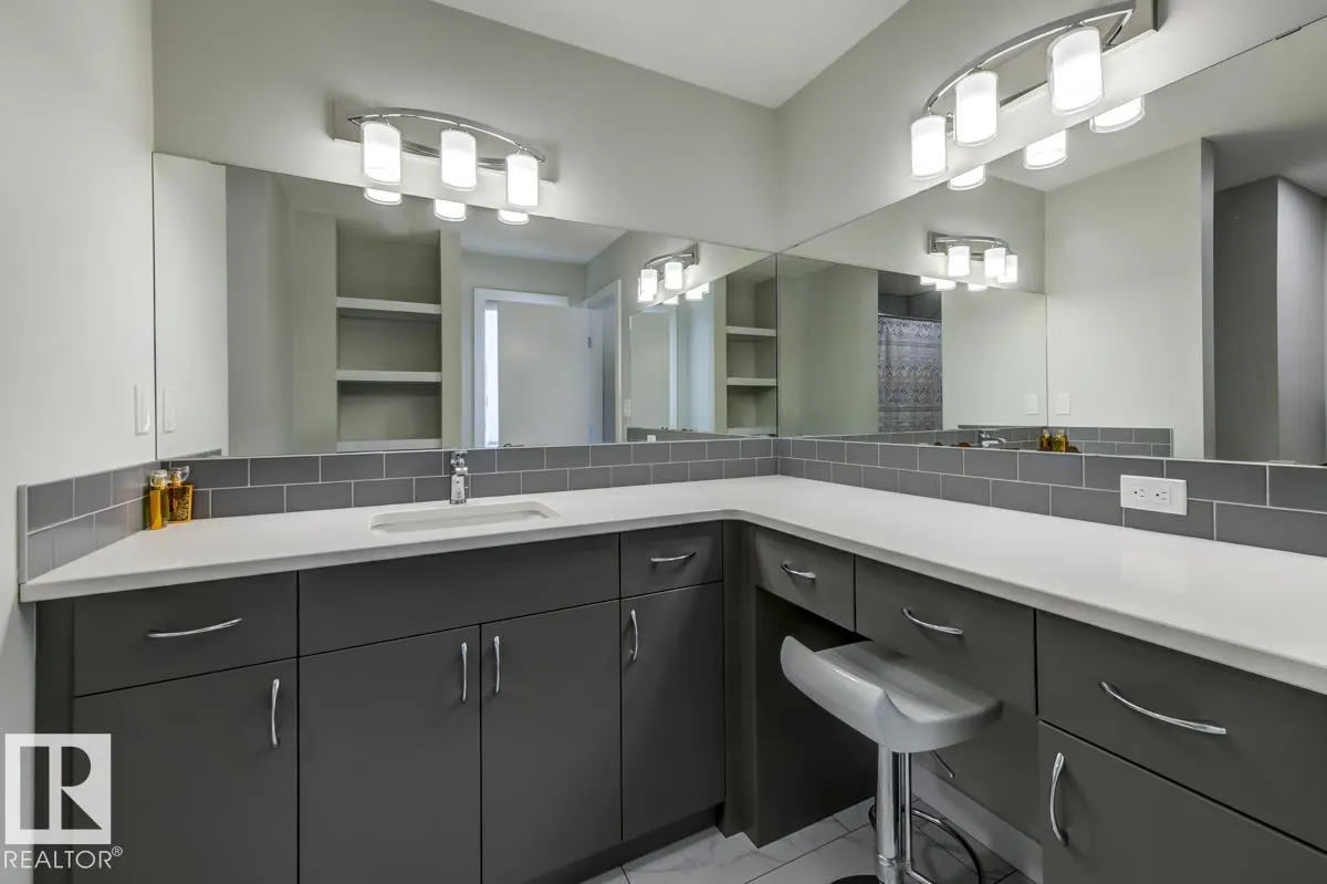 6817 KNOX Loop