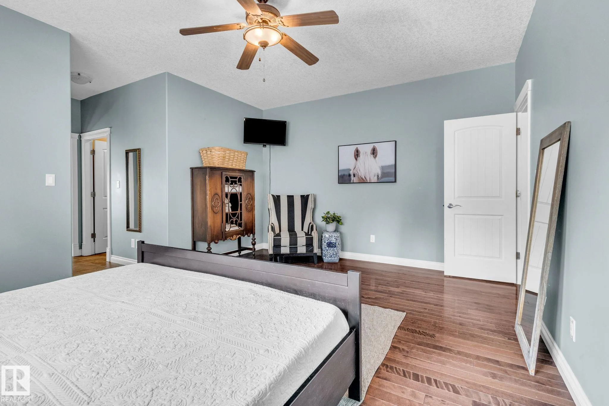 5101 CHATEAU Court