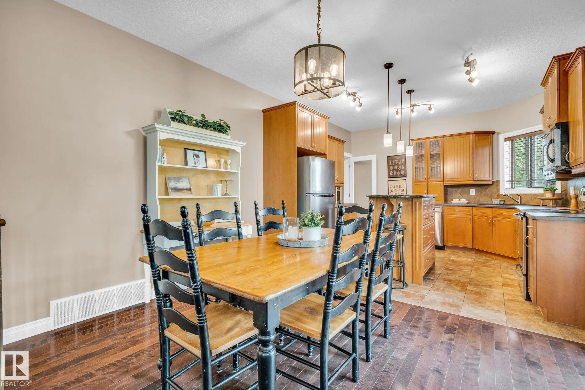 5101 CHATEAU Court