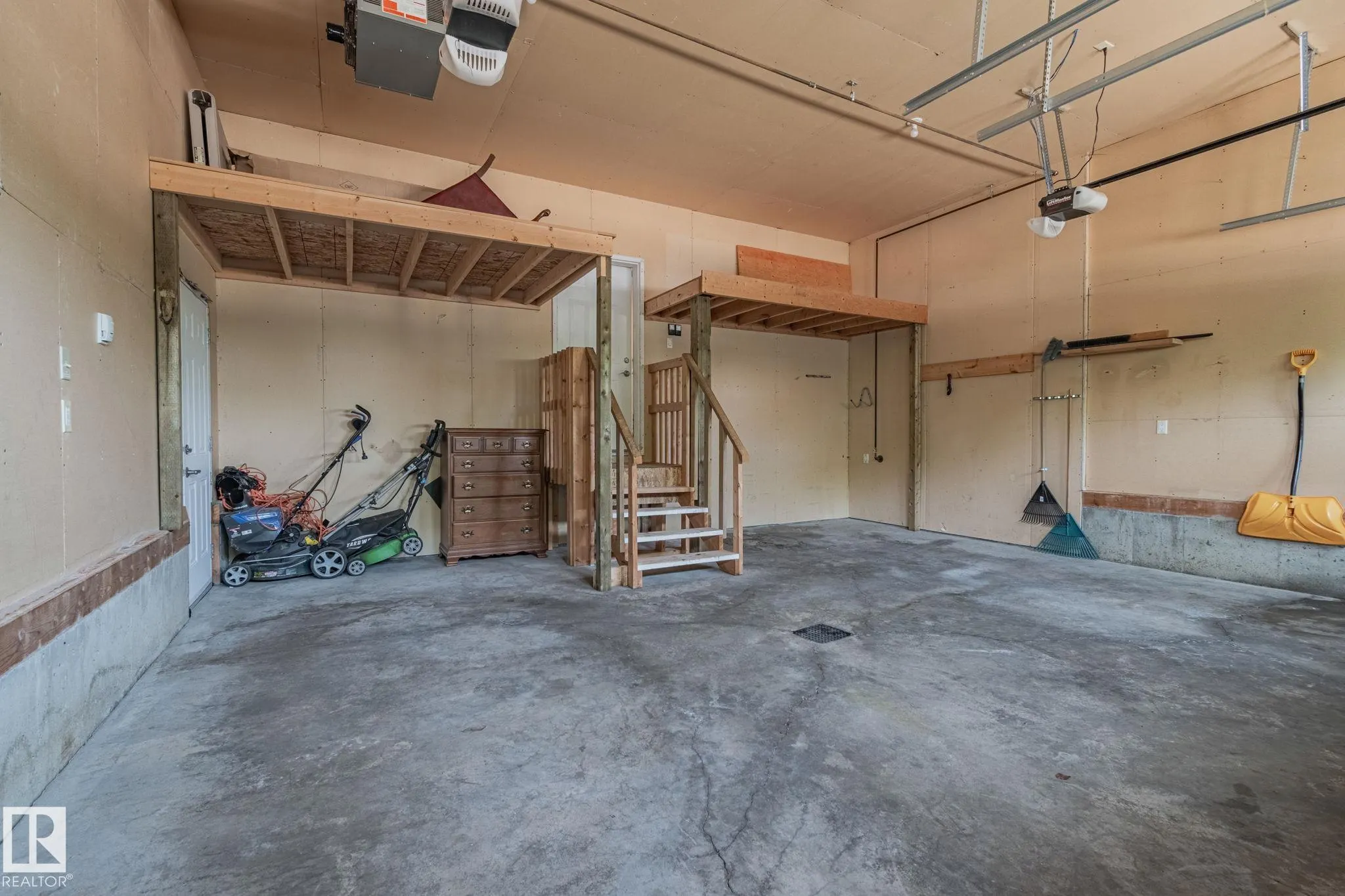 5101 CHATEAU Court
