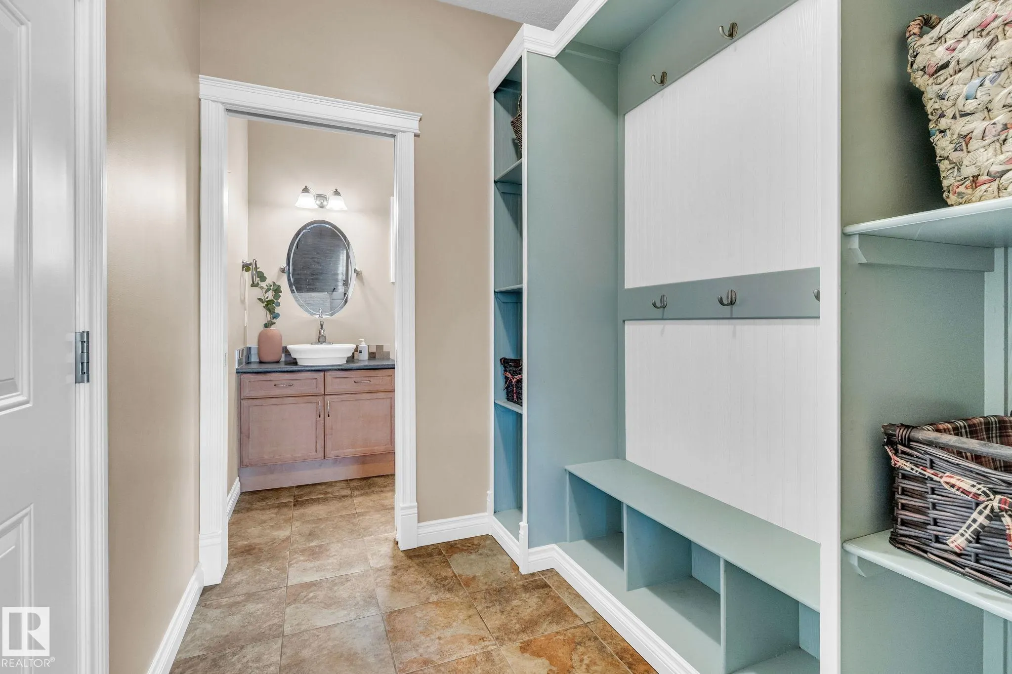 5101 CHATEAU Court