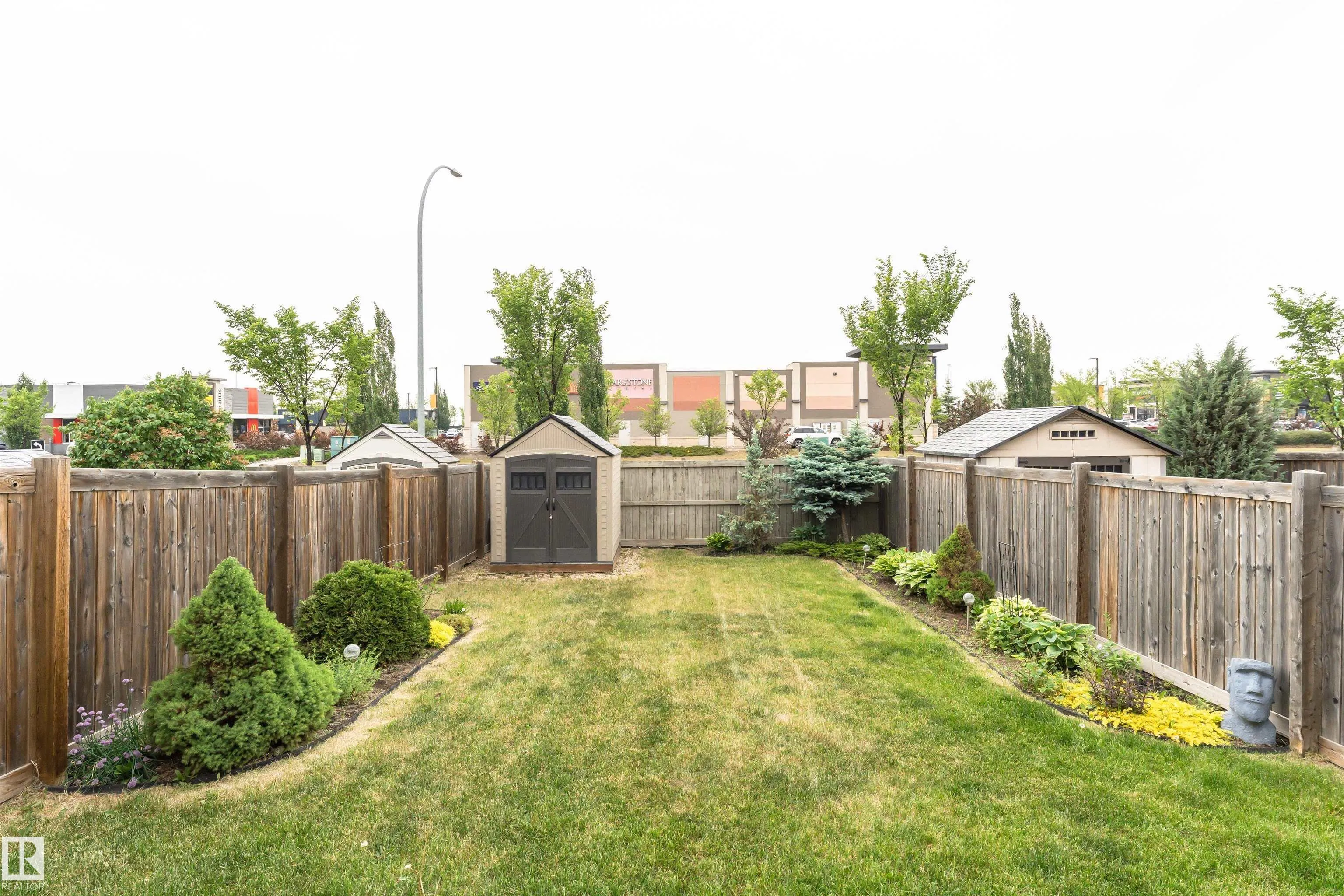 7598 ELLESMERE Way