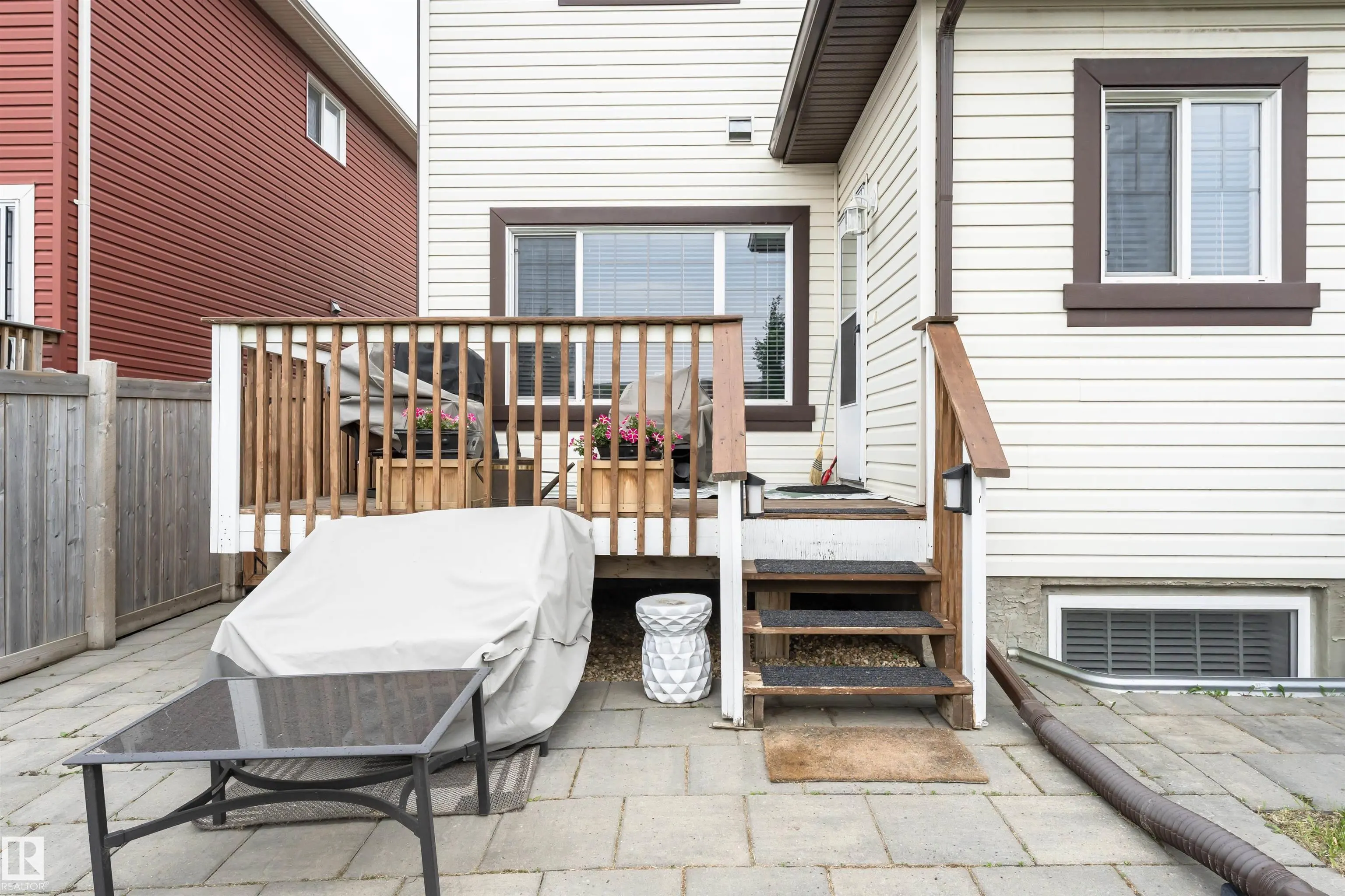 7598 ELLESMERE Way
