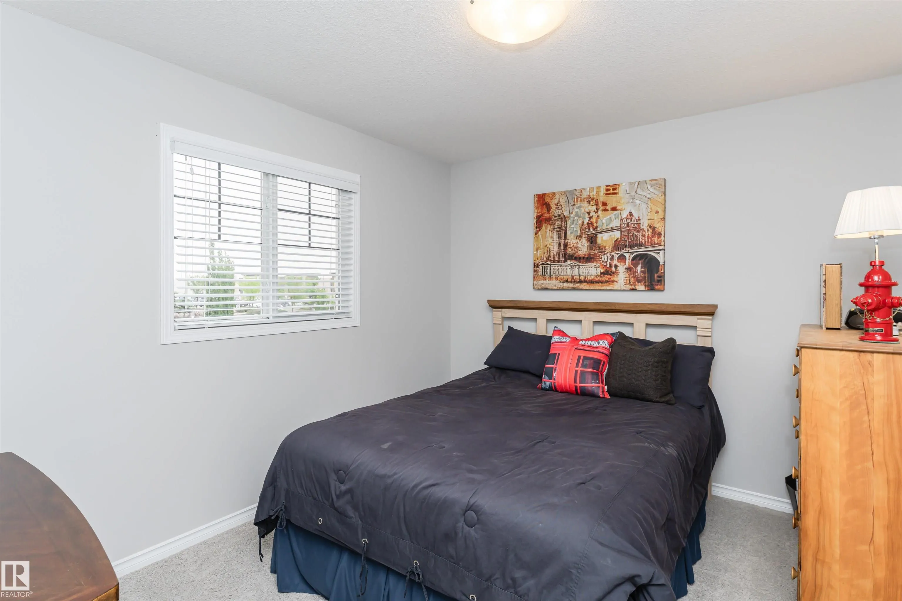 7598 ELLESMERE Way