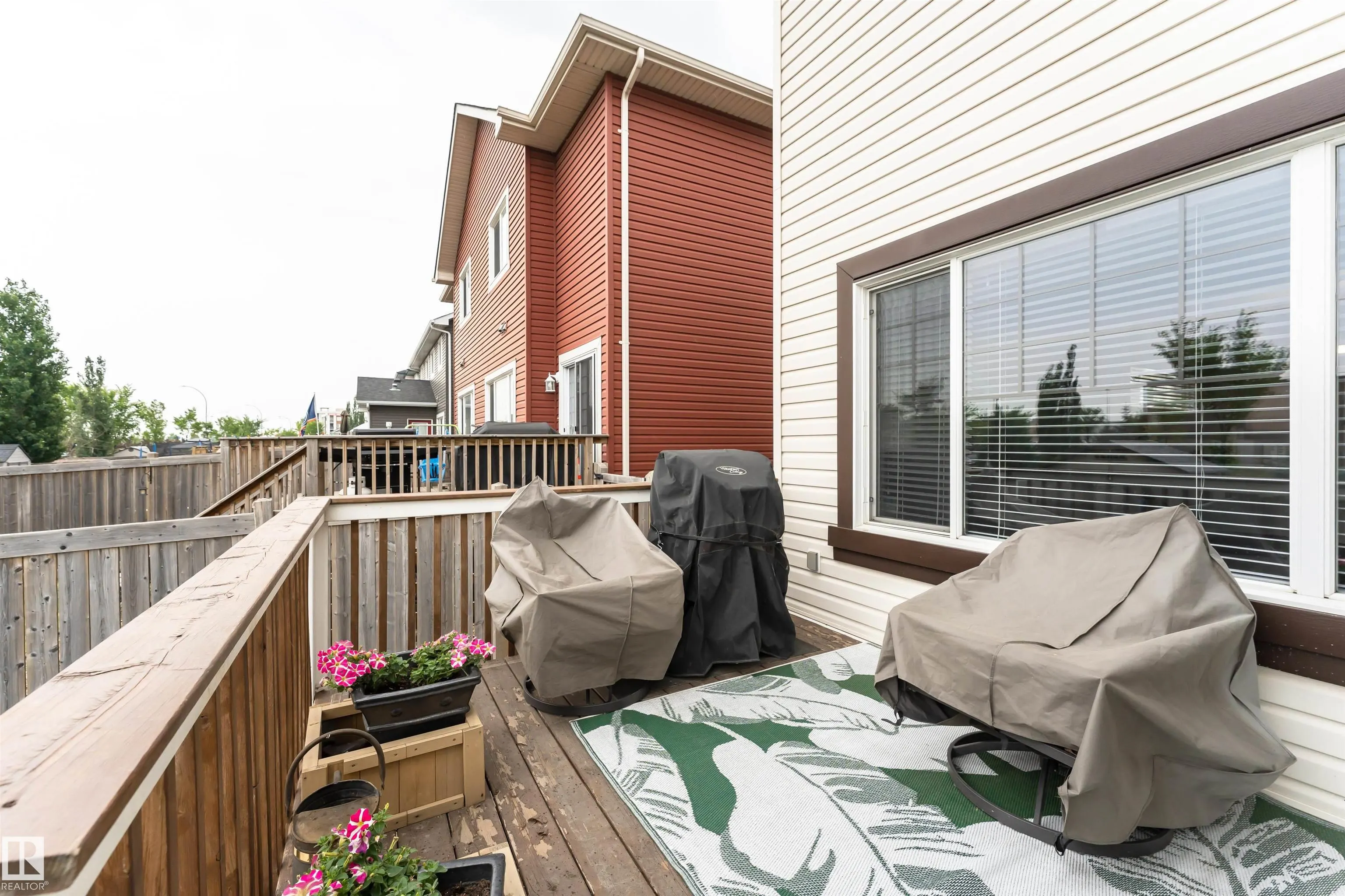 7598 ELLESMERE Way