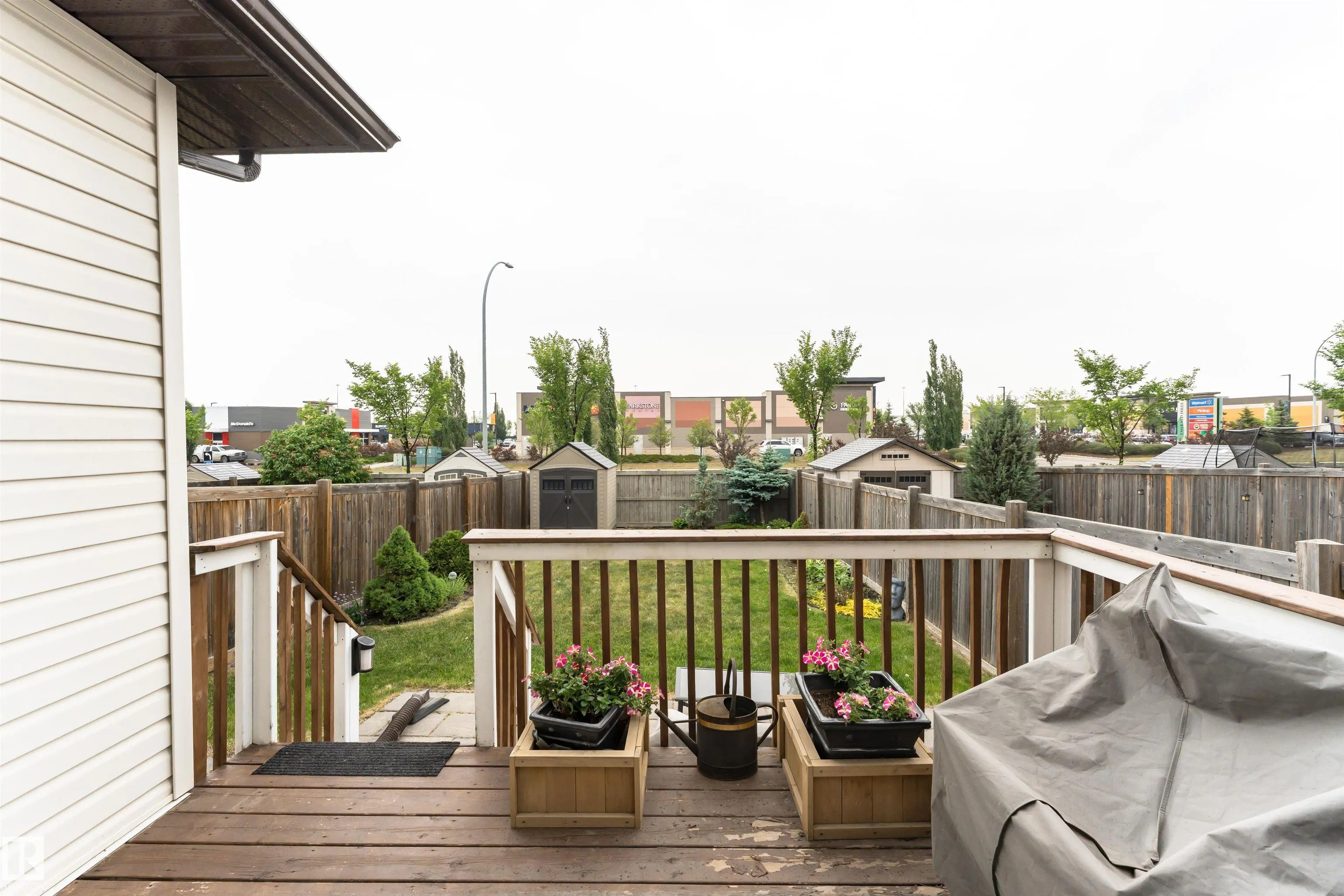 7598 ELLESMERE Way