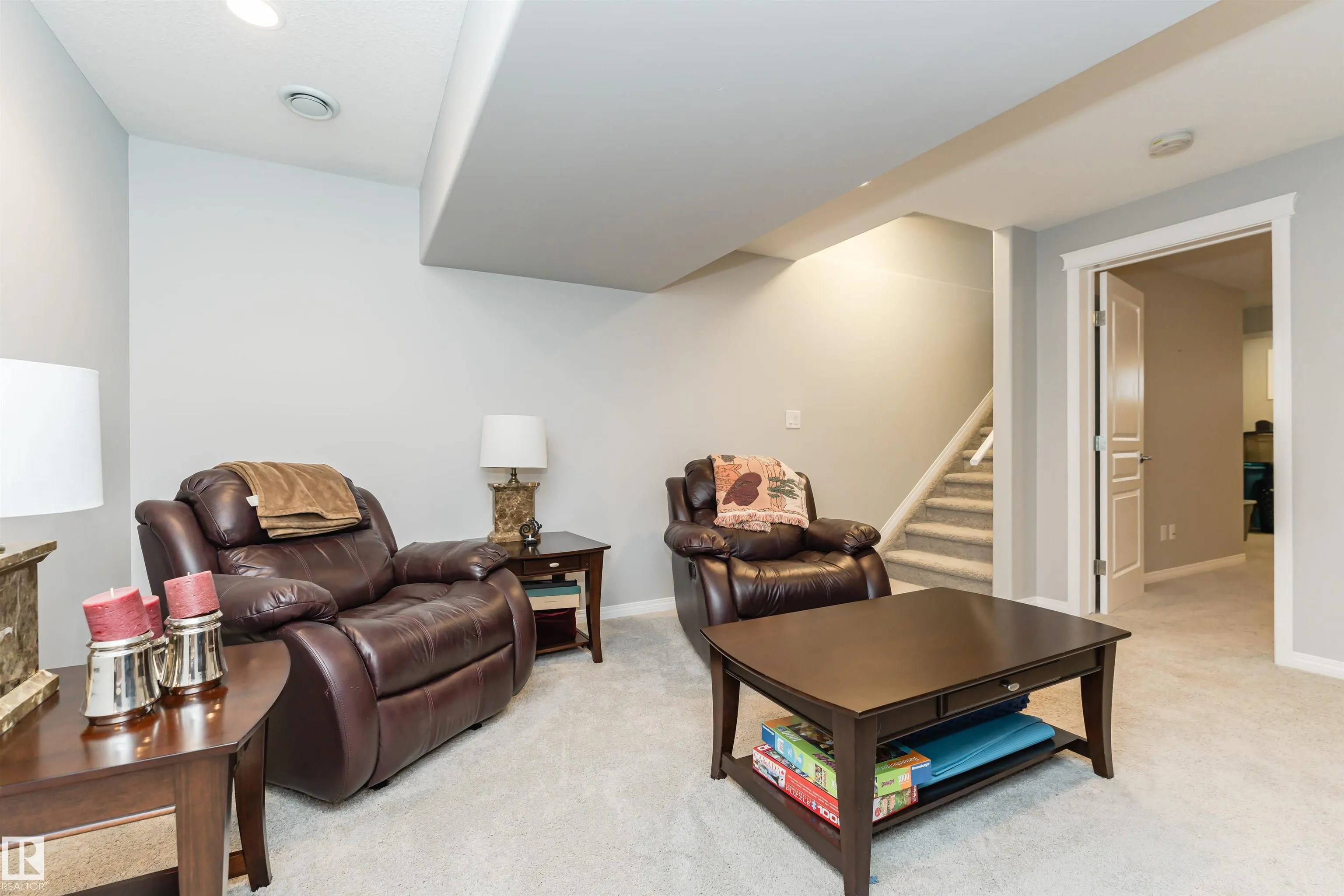7598 ELLESMERE Way