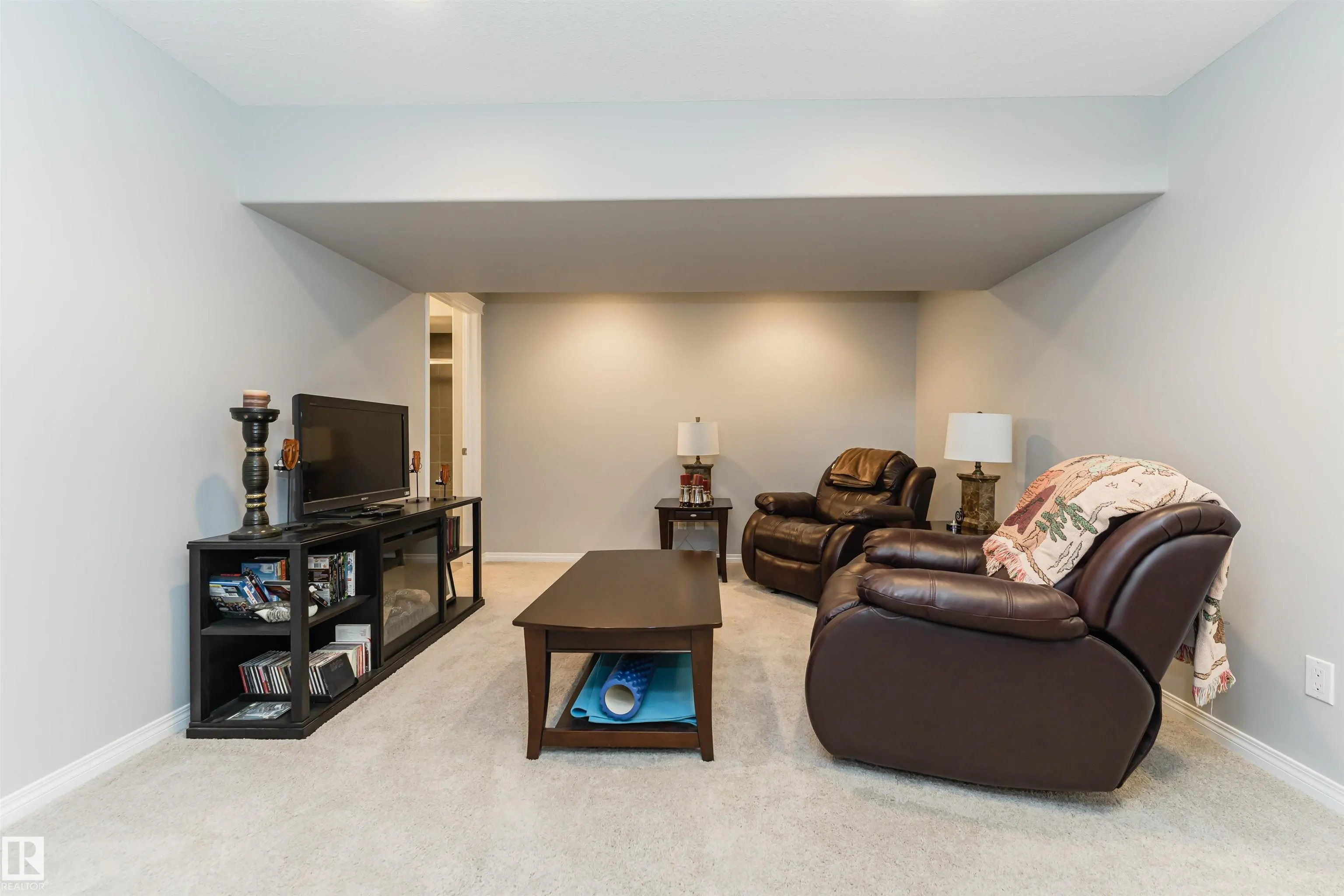 7598 ELLESMERE Way