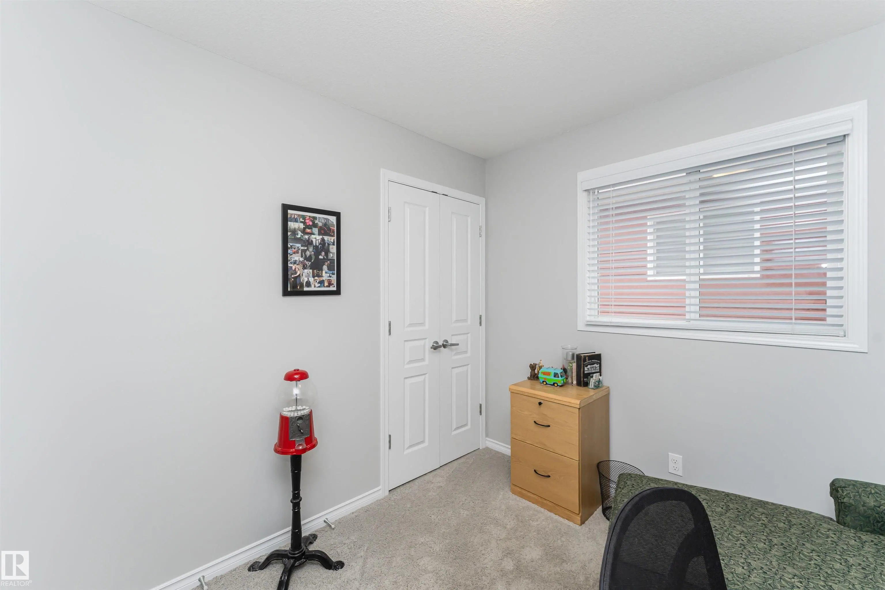 7598 ELLESMERE Way