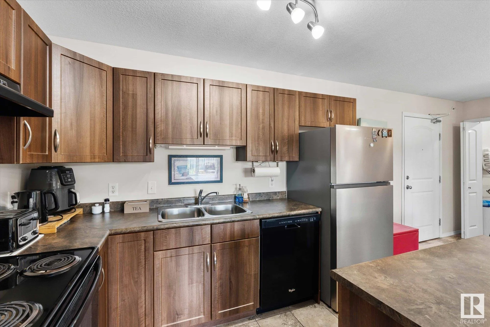 50 WOODSMERE