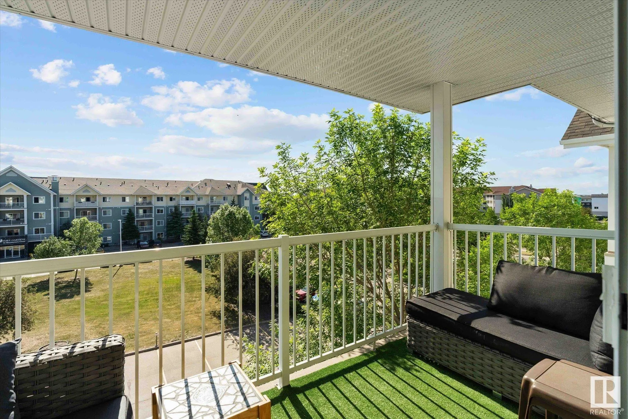 50 WOODSMERE