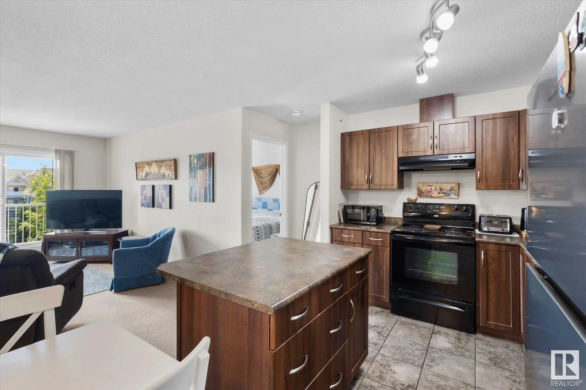 50 WOODSMERE