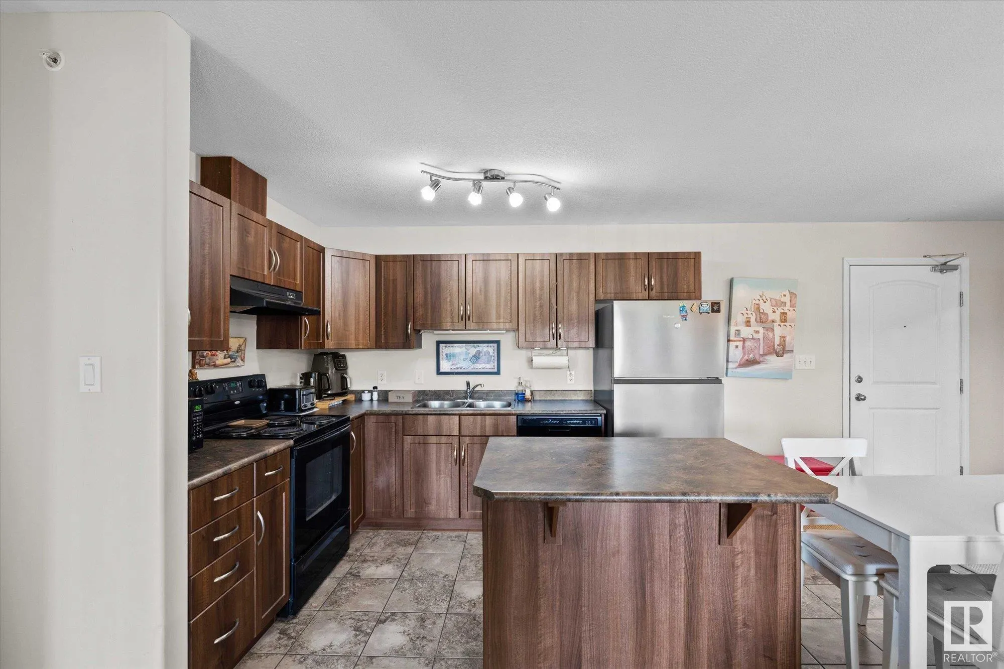50 WOODSMERE