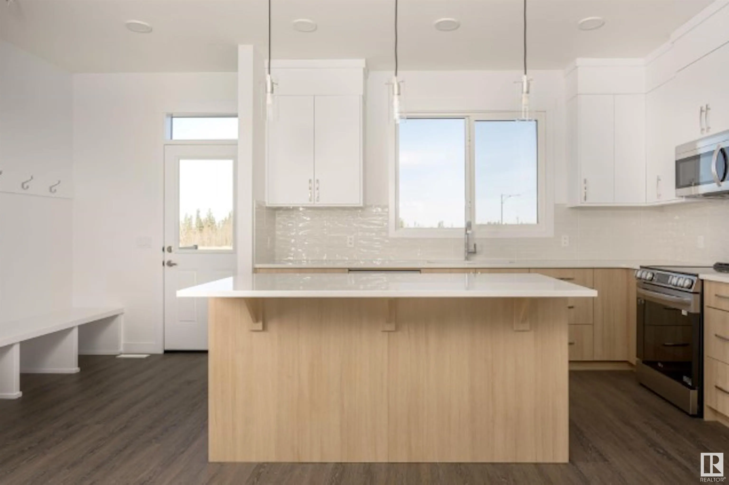 3957 WREN Loop