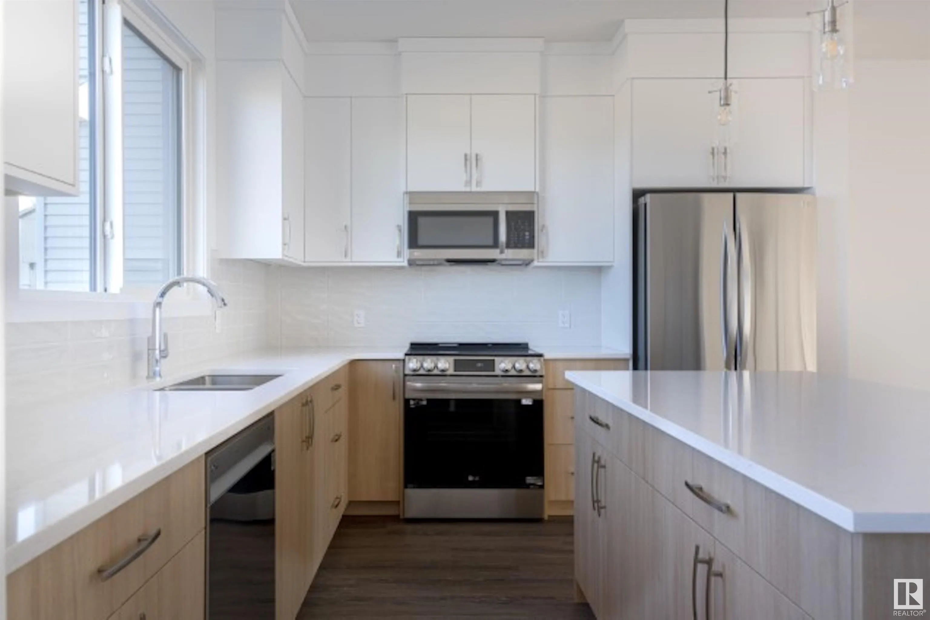3957 WREN Loop