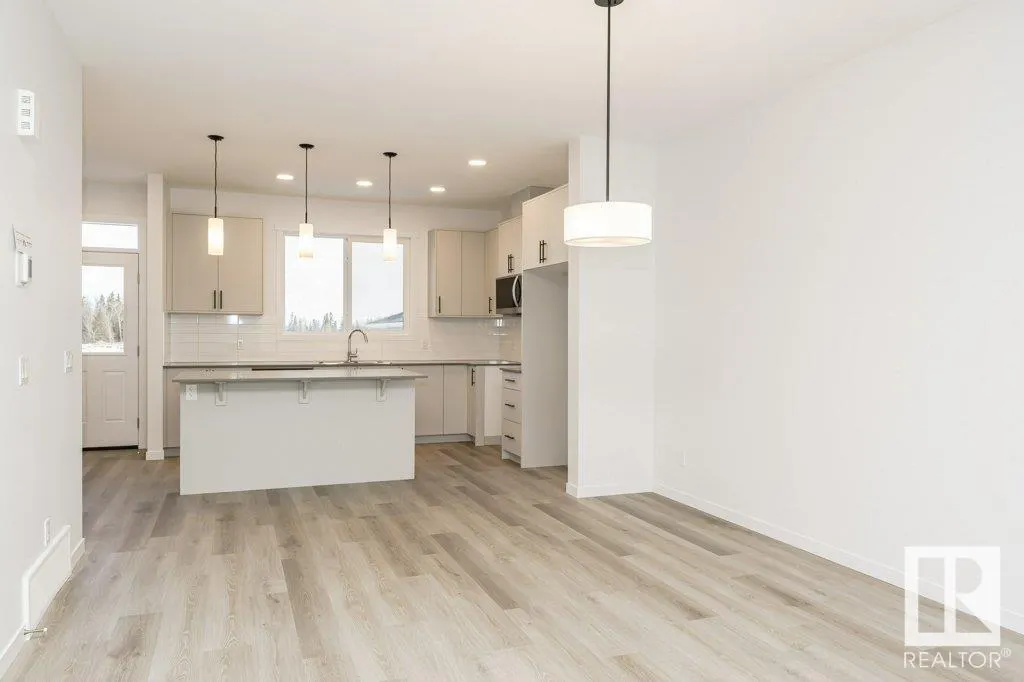 3957 WREN Loop