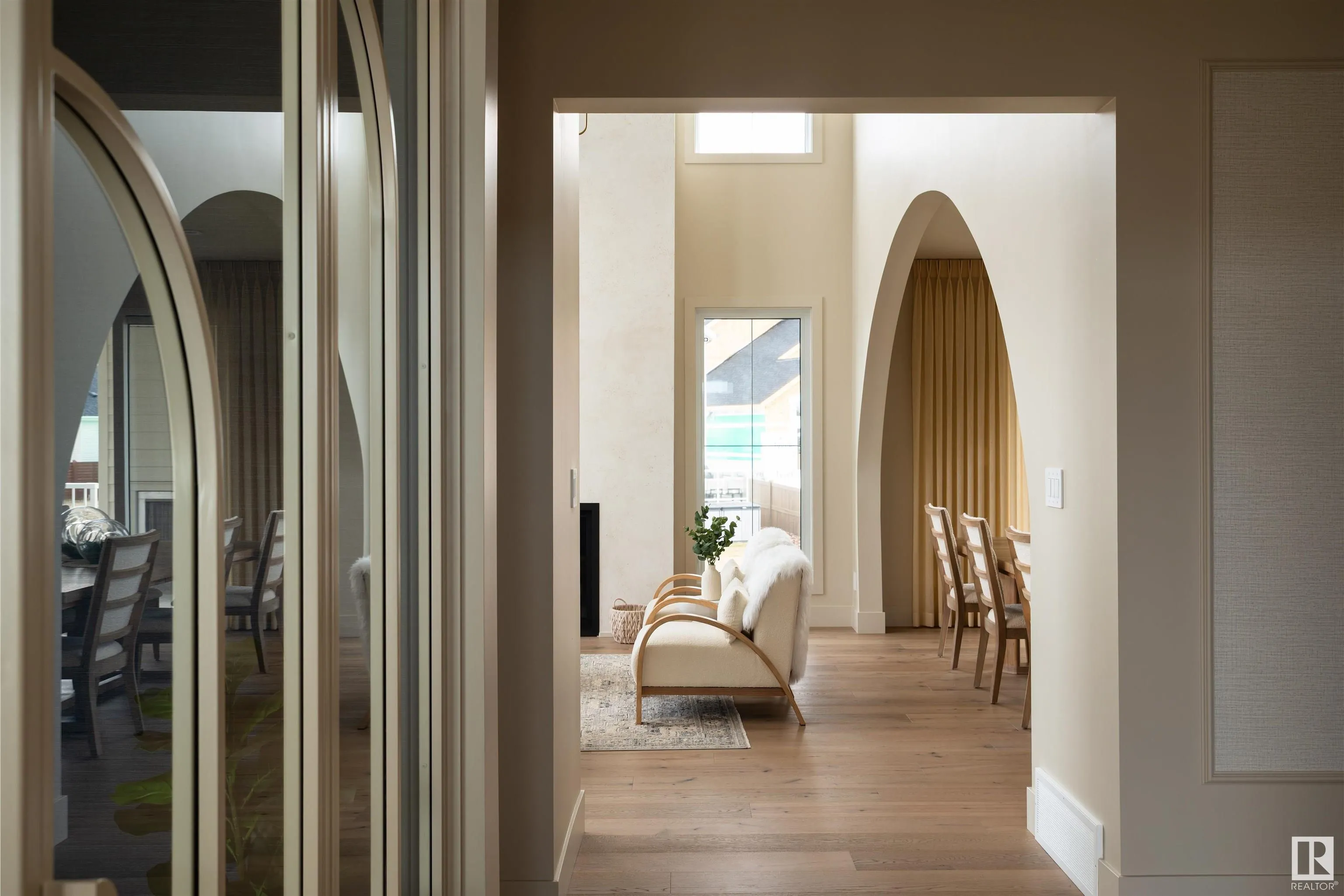 8 JARDIN Place