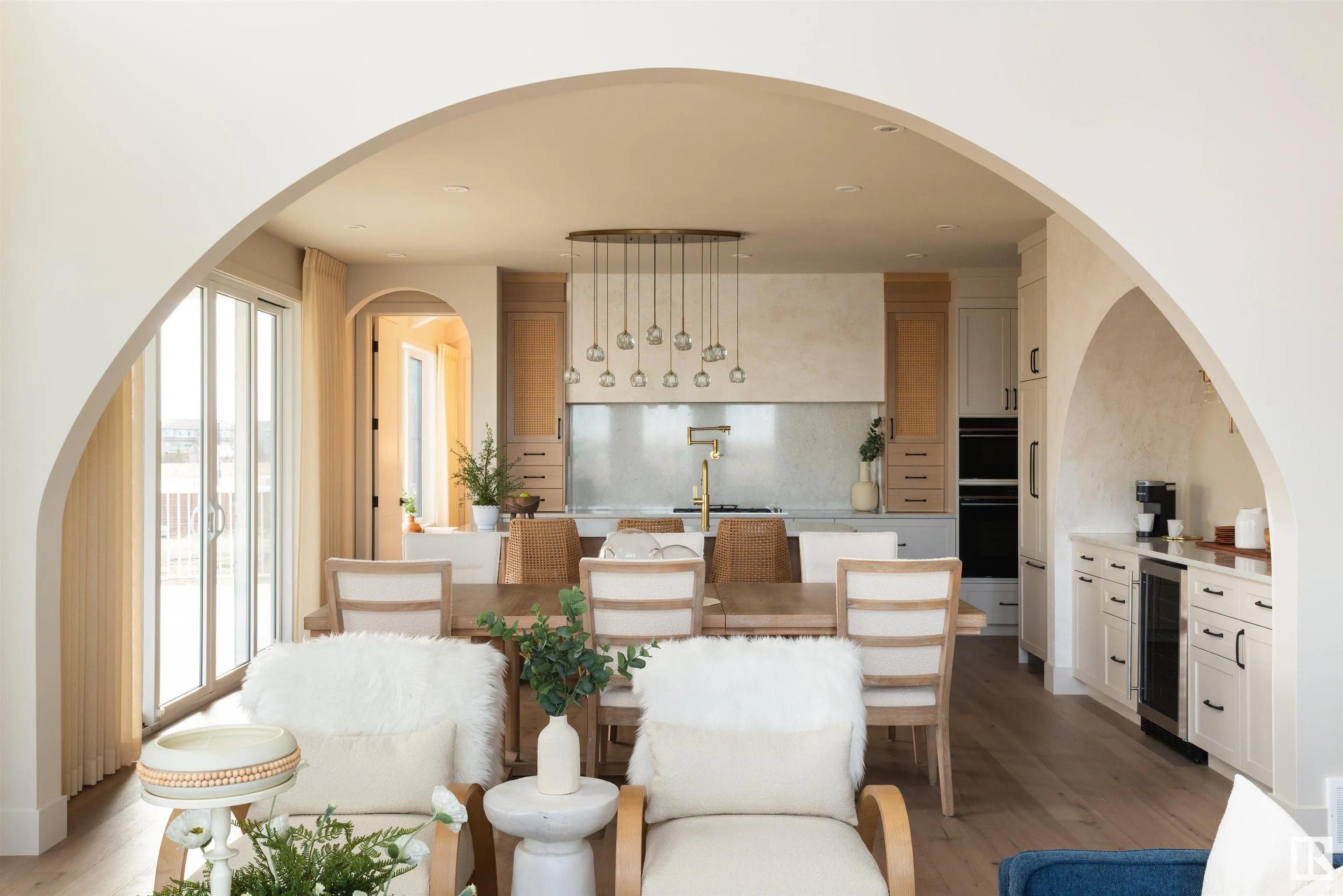 8 JARDIN Place