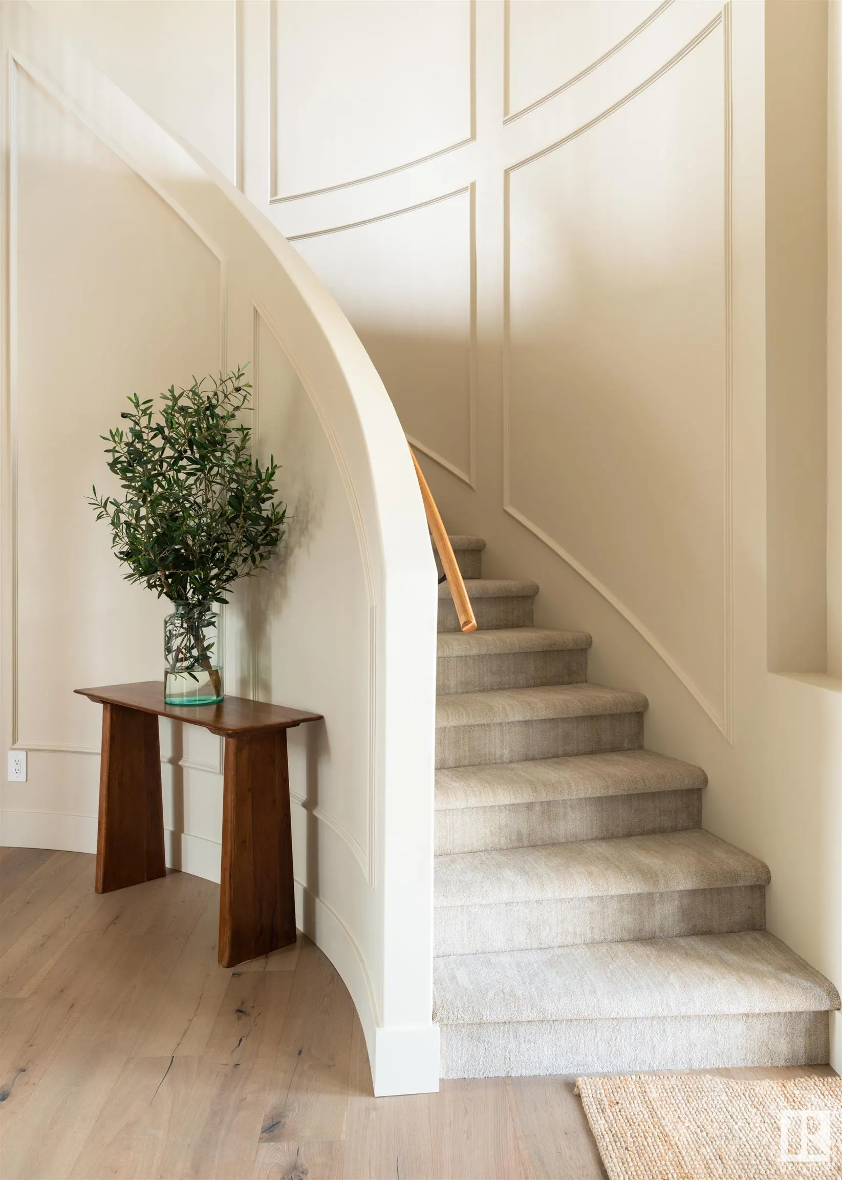 8 JARDIN Place
