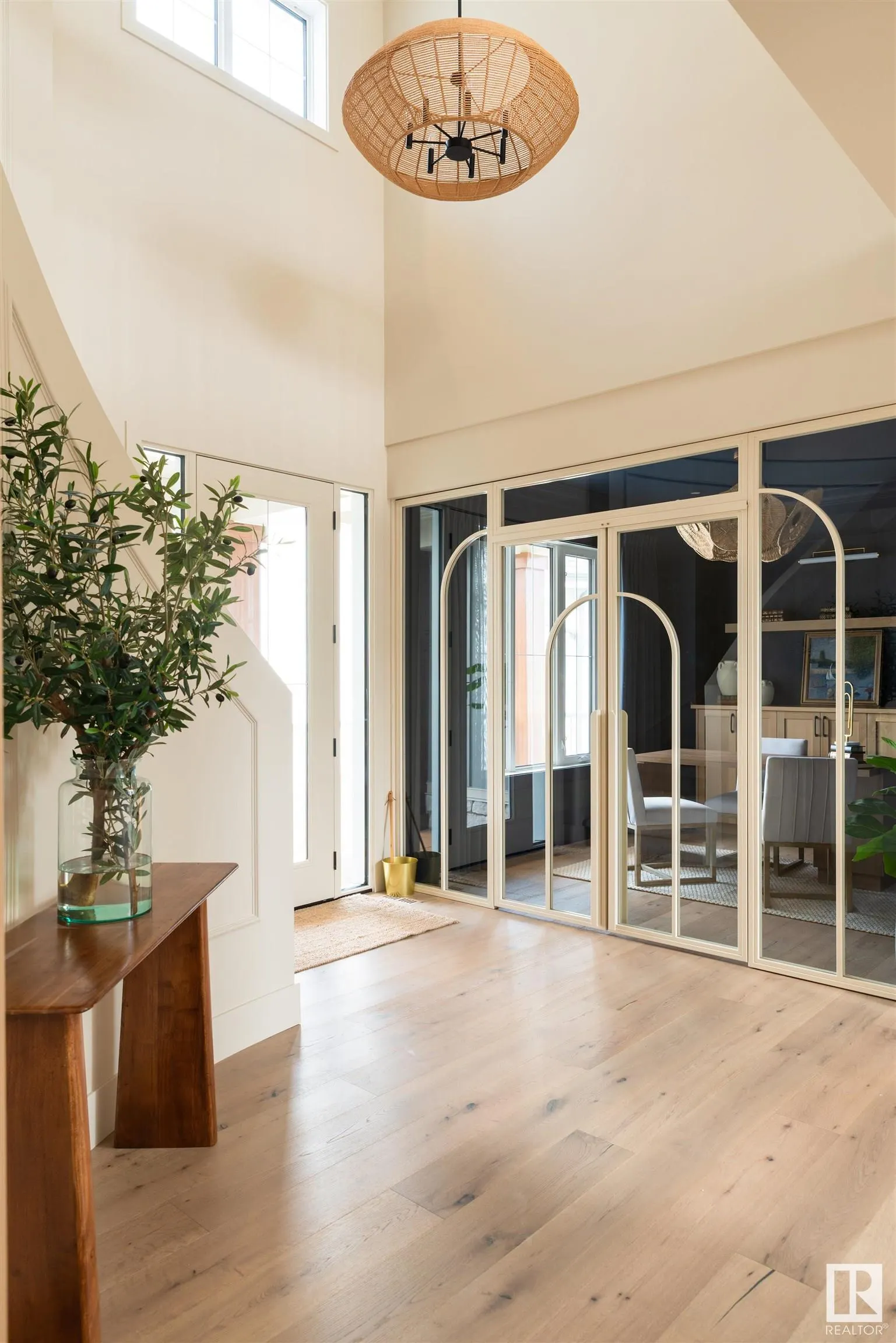8 JARDIN Place