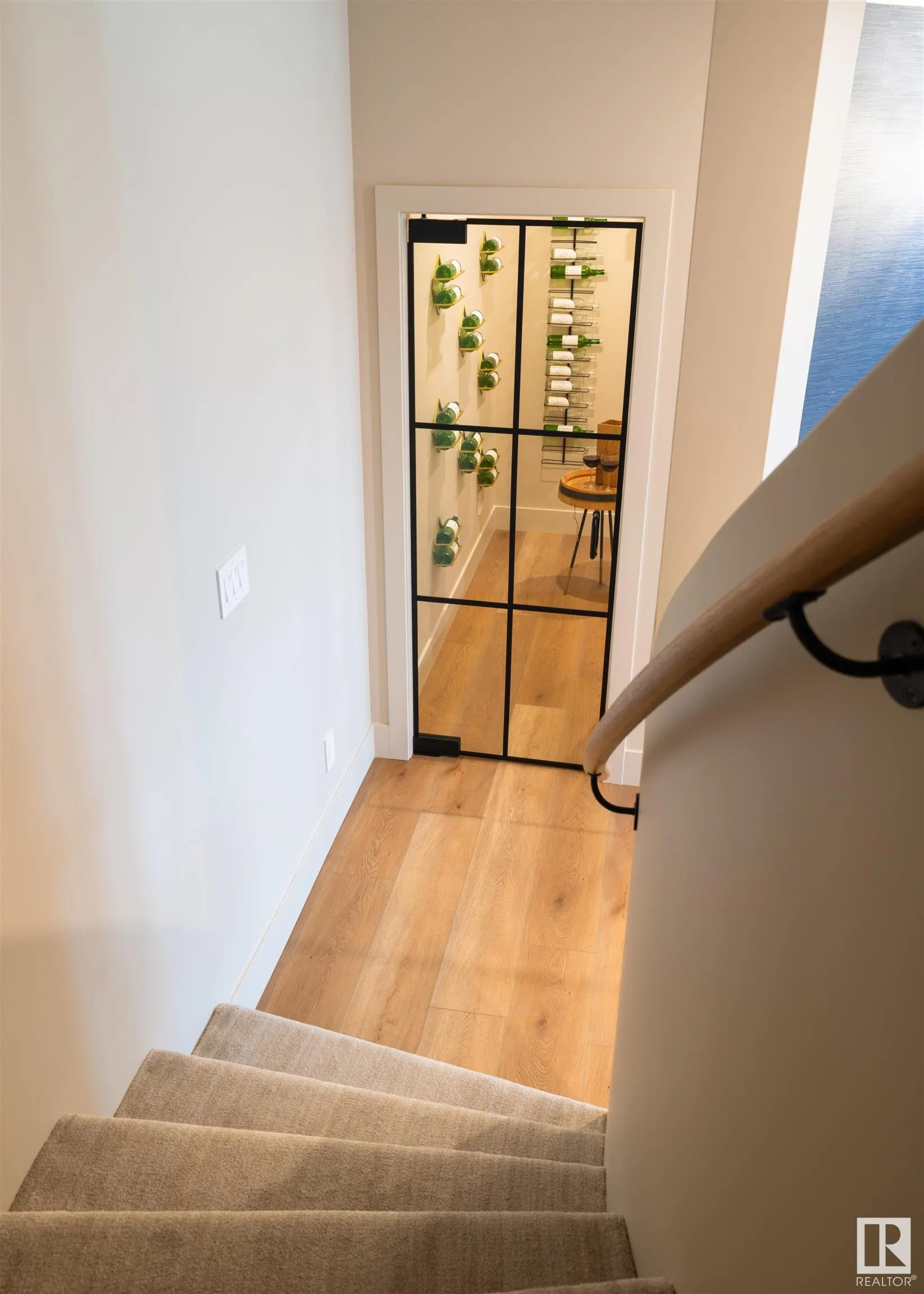 8 JARDIN Place
