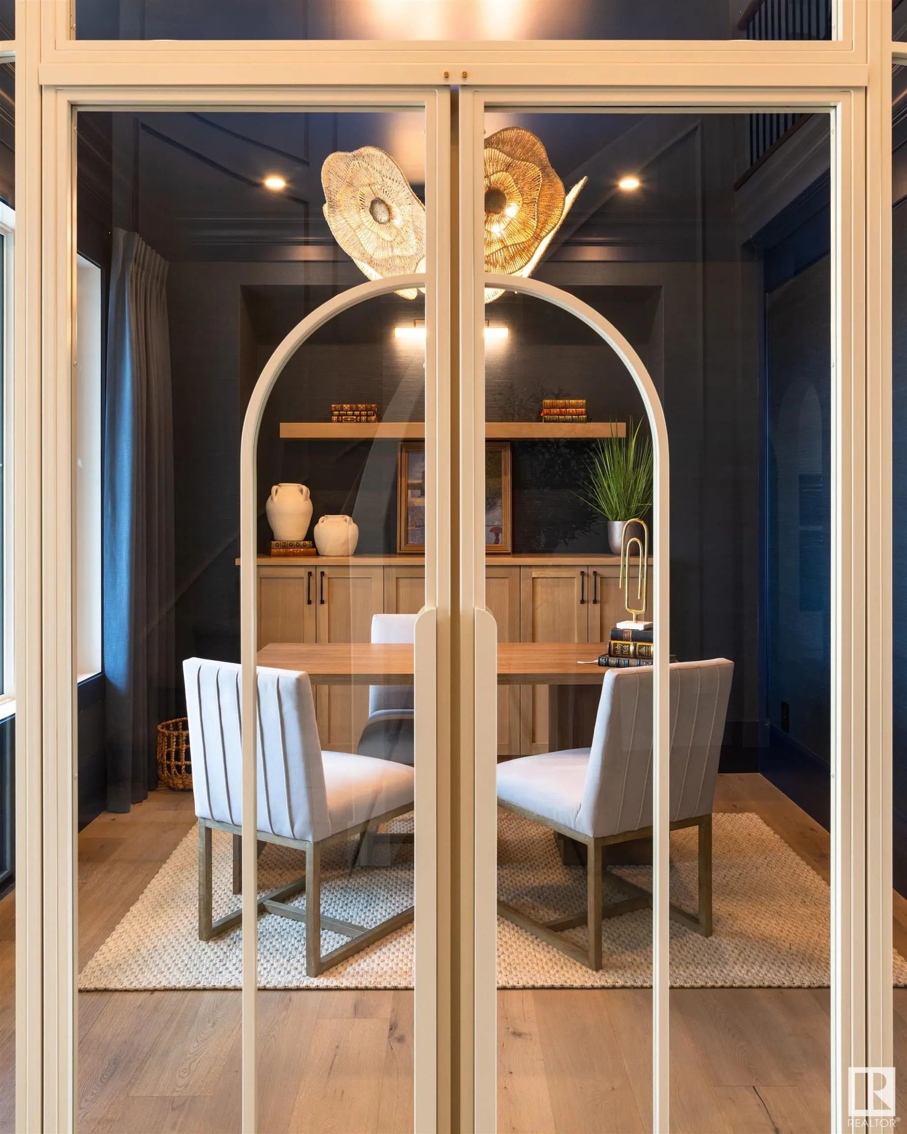 8 JARDIN Place