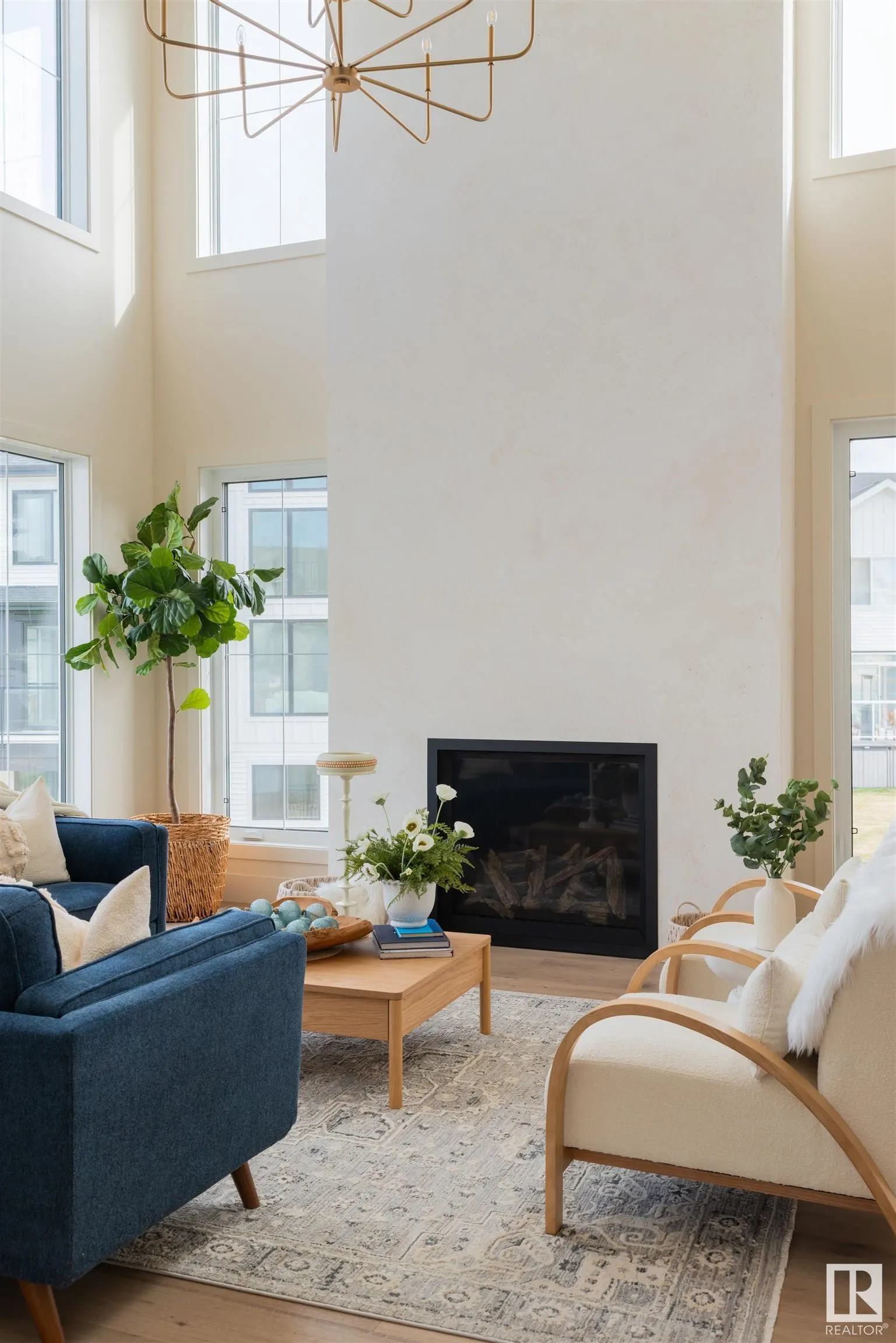 8 JARDIN Place