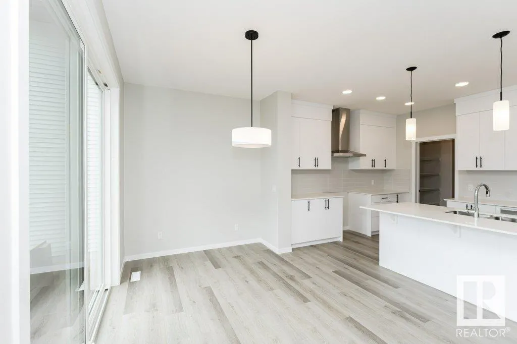 3945 WREN Loop