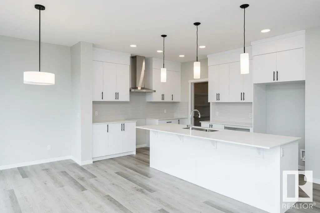 3945 WREN Loop
