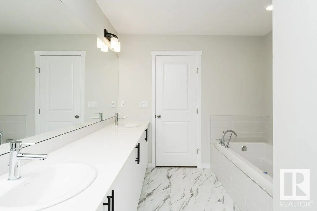 3945 WREN Loop